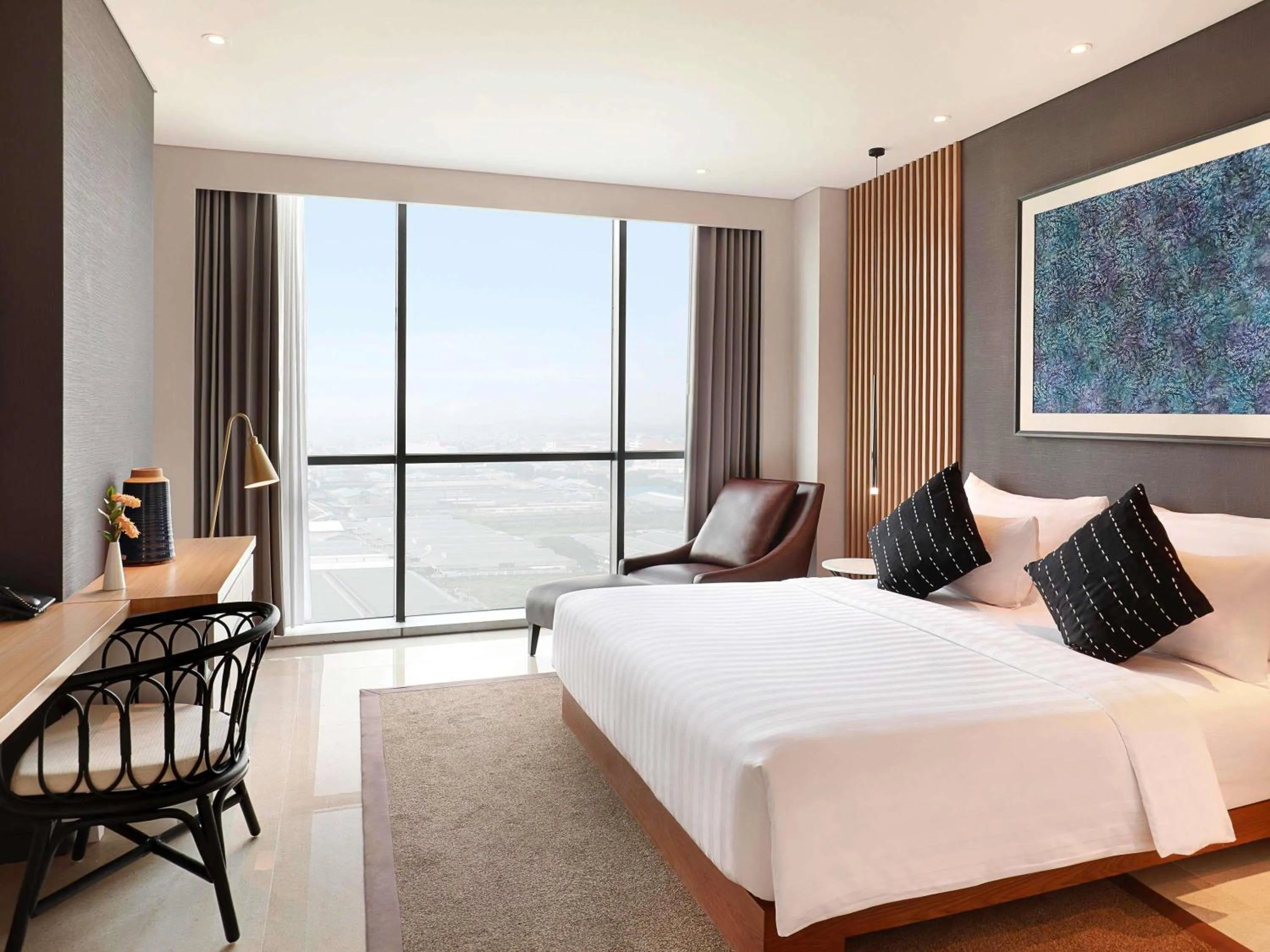 Bedroom, Bed in Novotel Samator Surabaya Timur