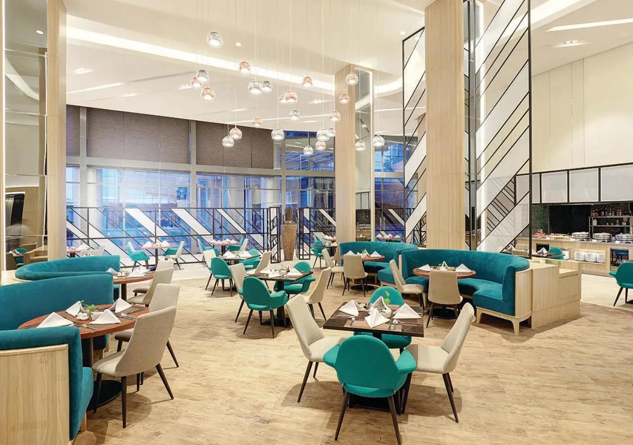 Restaurant/places to eat in Novotel Samator Surabaya Timur