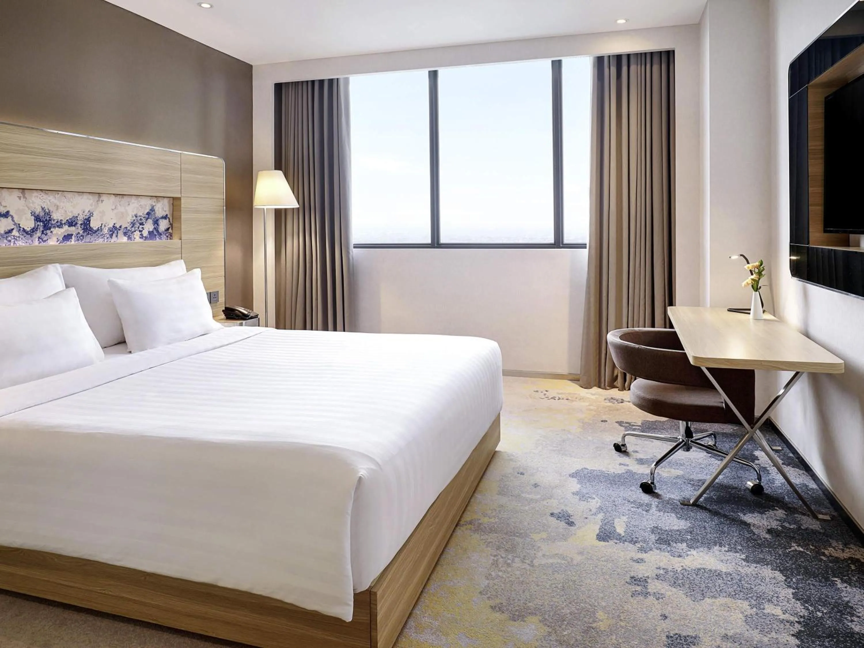 Bedroom, Bed in Novotel Samator Surabaya Timur