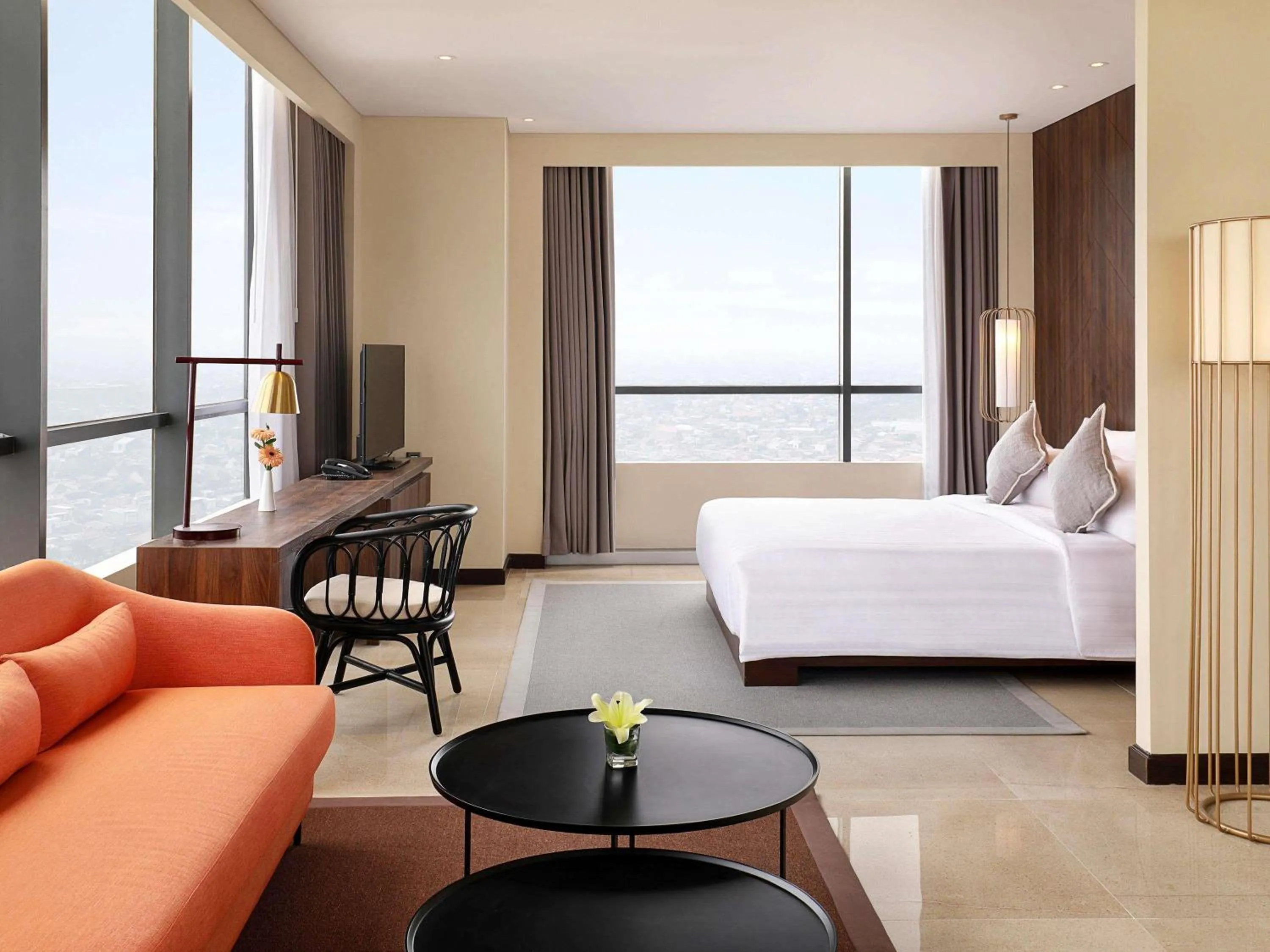 Bedroom, Bed in Novotel Samator Surabaya Timur