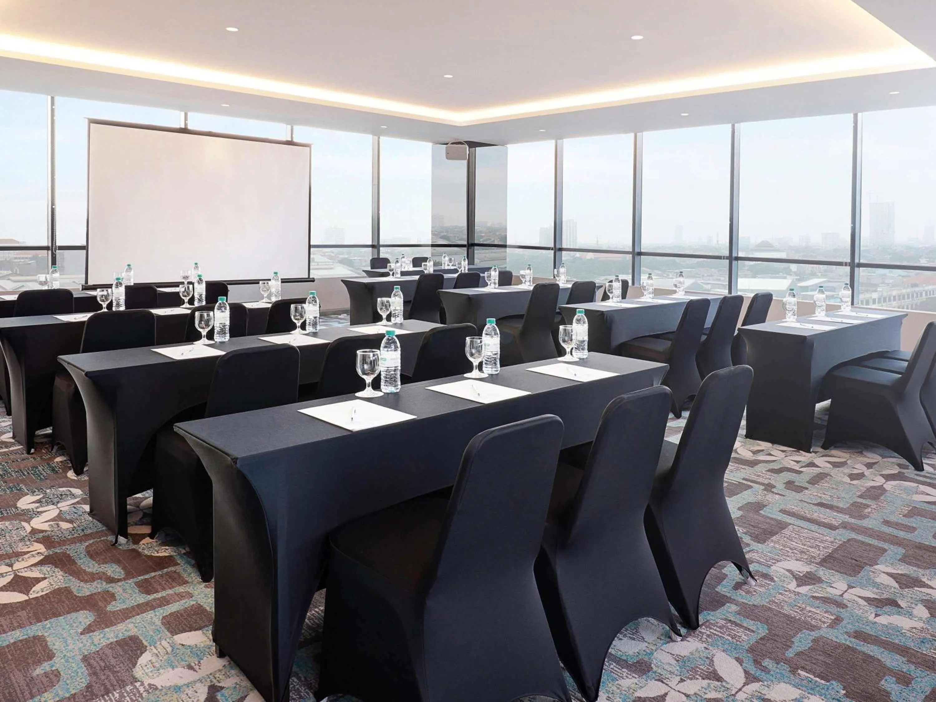 Meeting/conference room in Novotel Samator Surabaya Timur
