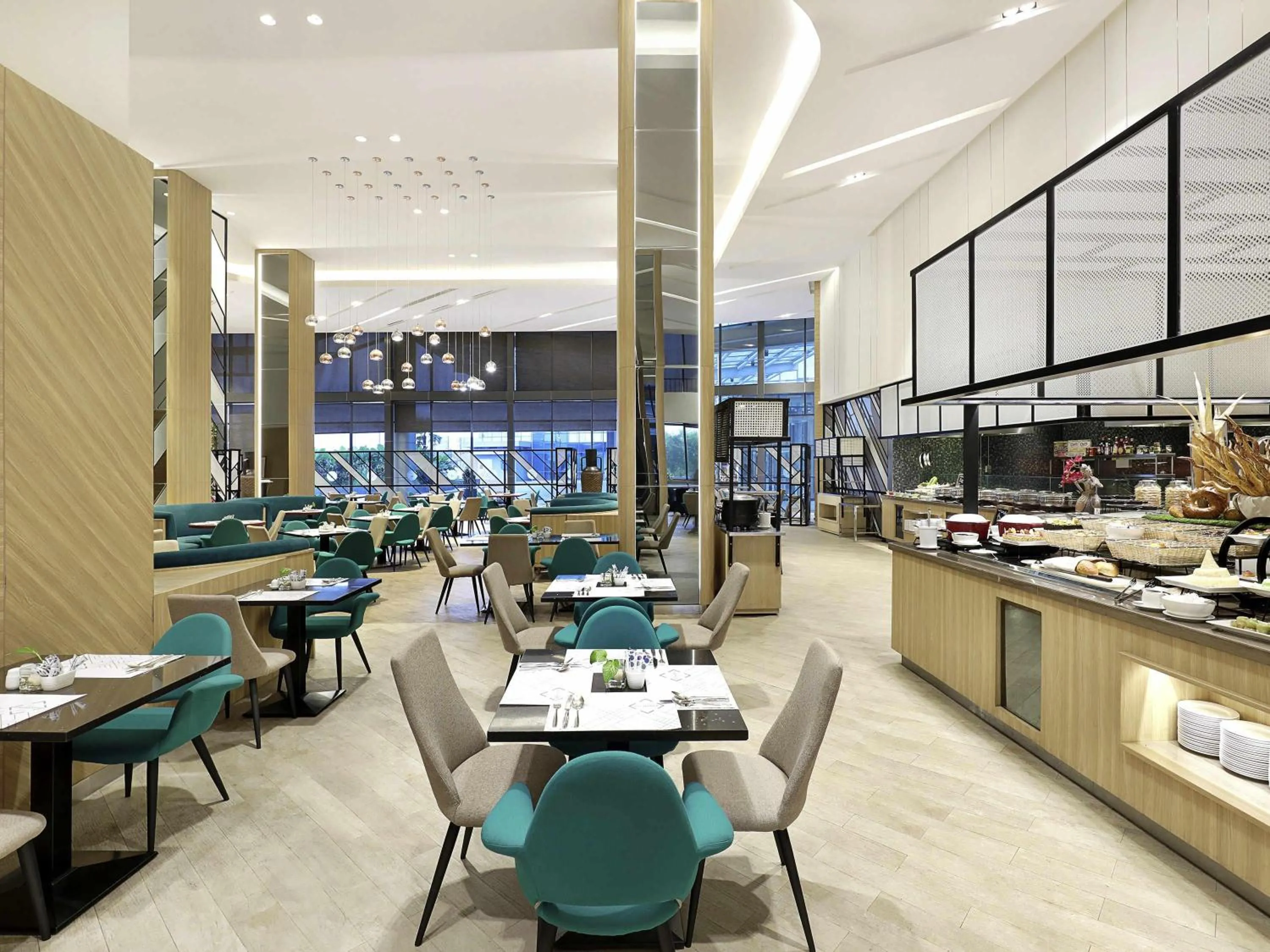 Restaurant/places to eat in Novotel Samator Surabaya Timur