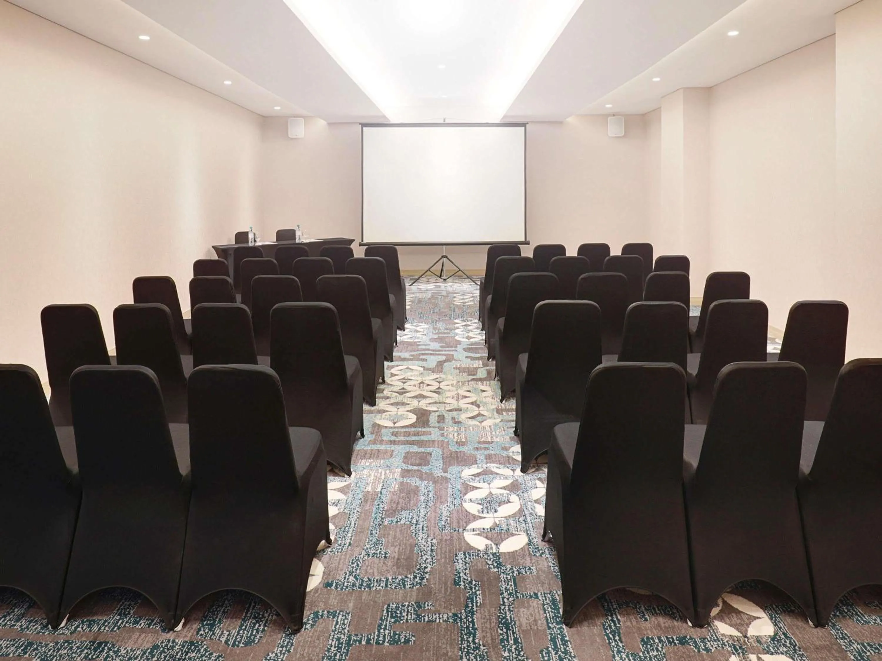 Meeting/conference room in Novotel Samator Surabaya Timur