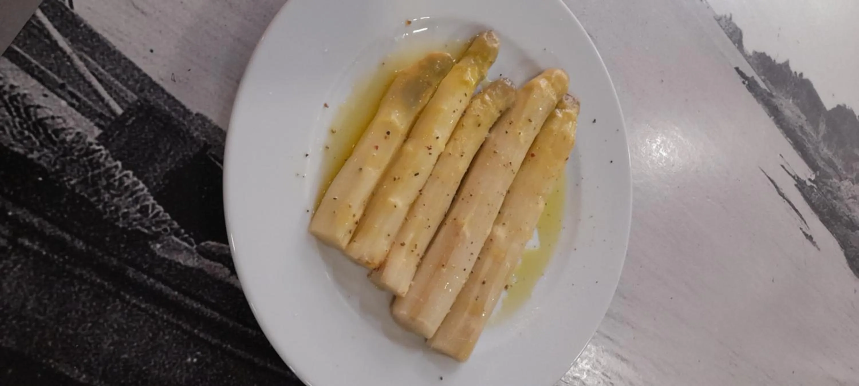 Restaurant/places to eat in Hostal Vila del Mar