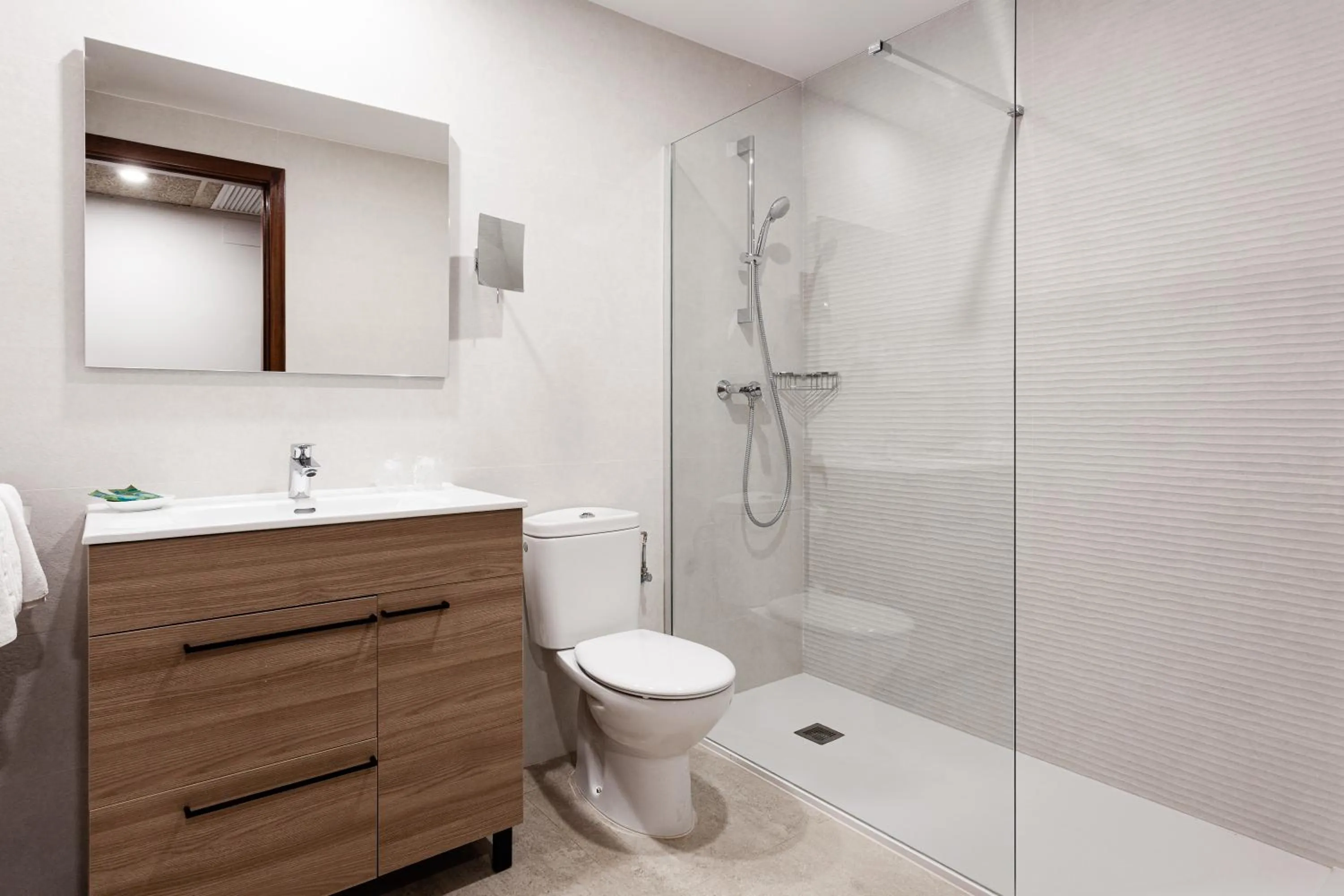 Shower in Hostal Vila del Mar