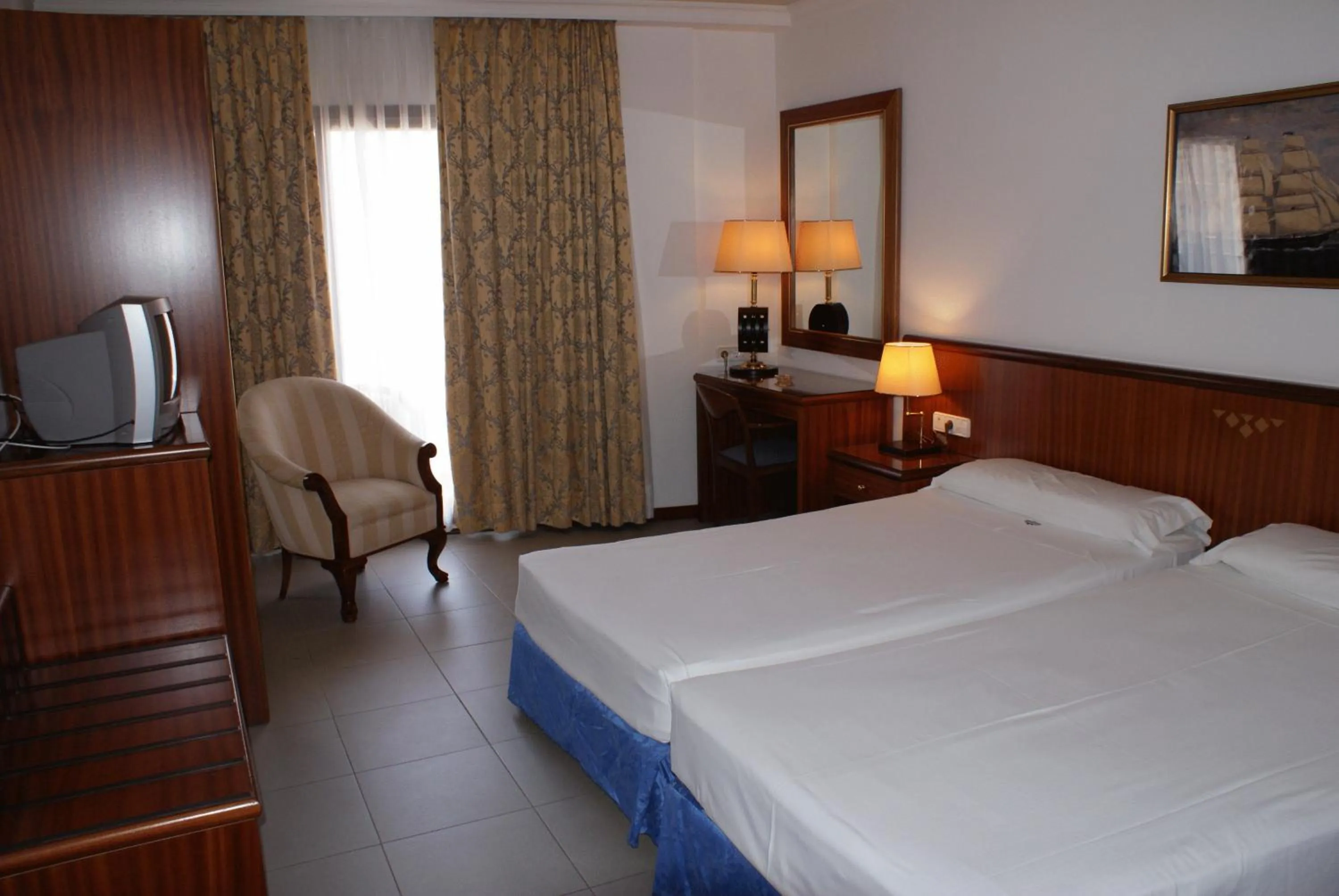 Photo of the whole room, Bed in Hostal Vila del Mar