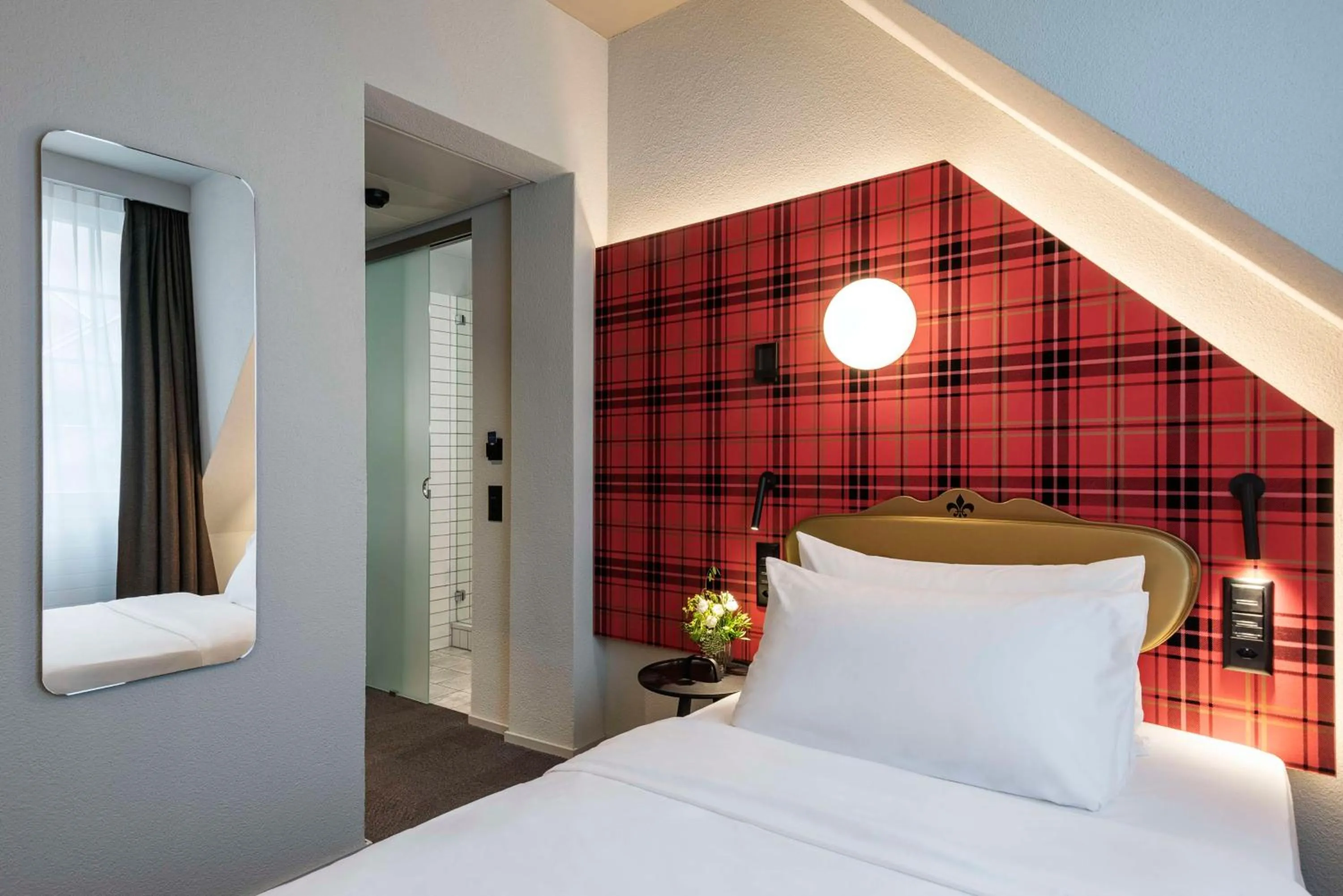 Bedroom, Bed in NH Bern The Bristol