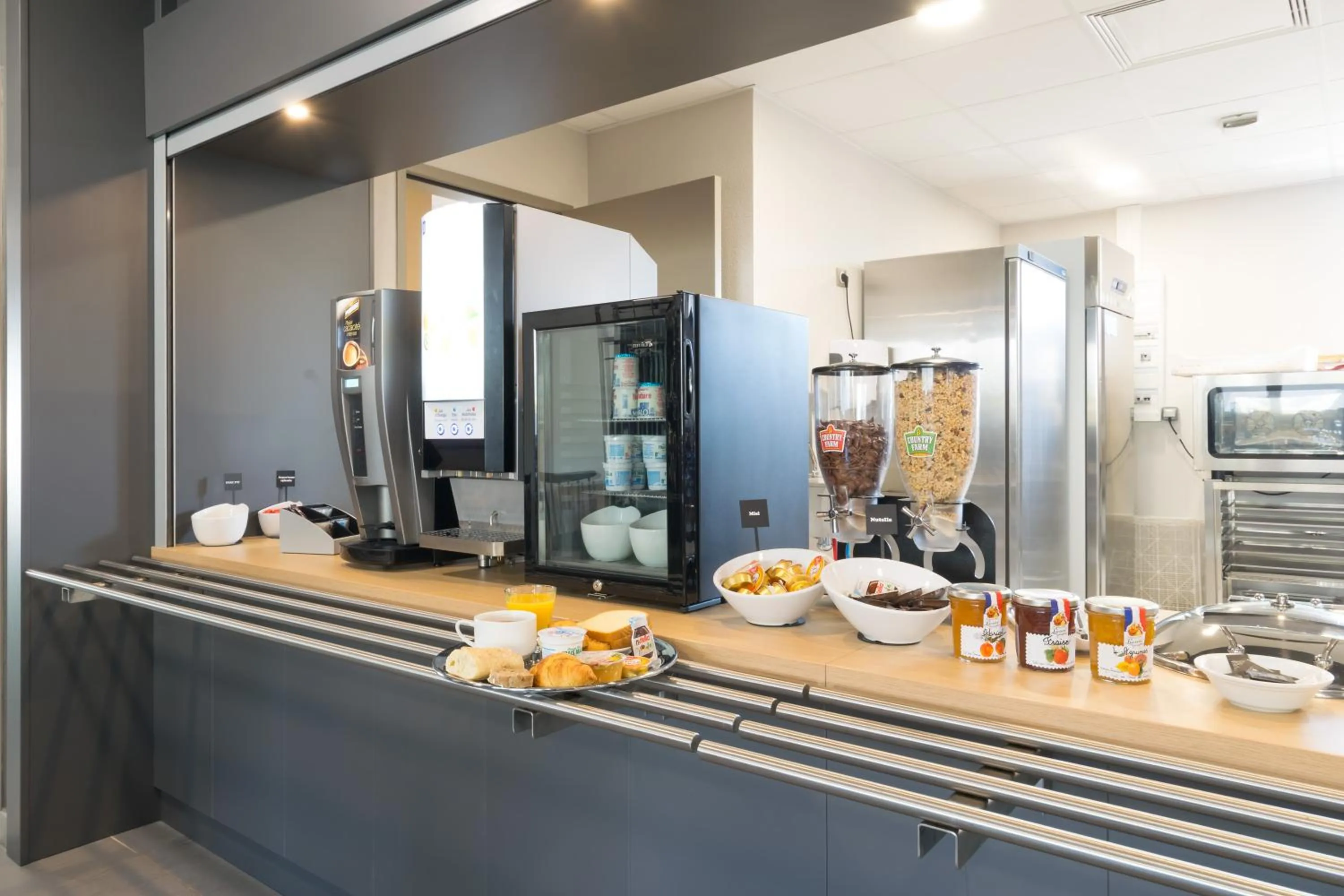 Buffet breakfast in B&B HOTEL Marseille La Valentine St Menet