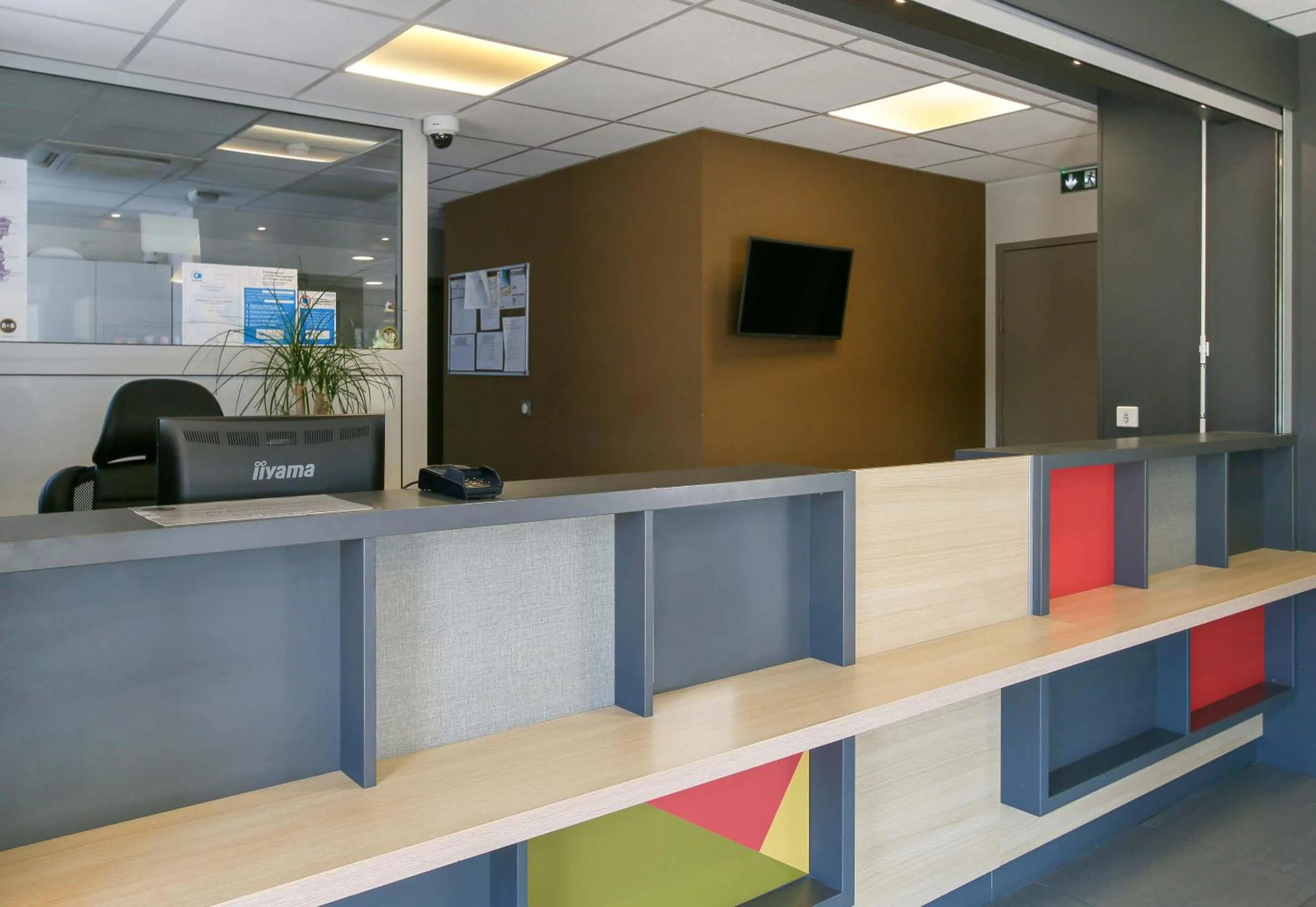 Lobby or reception in B&B HOTEL Marseille La Valentine St Menet