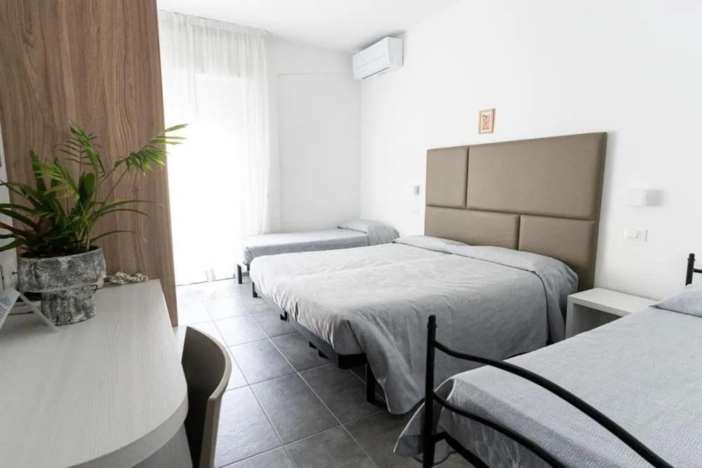 Bedroom, Bed in Hotel Eugenio