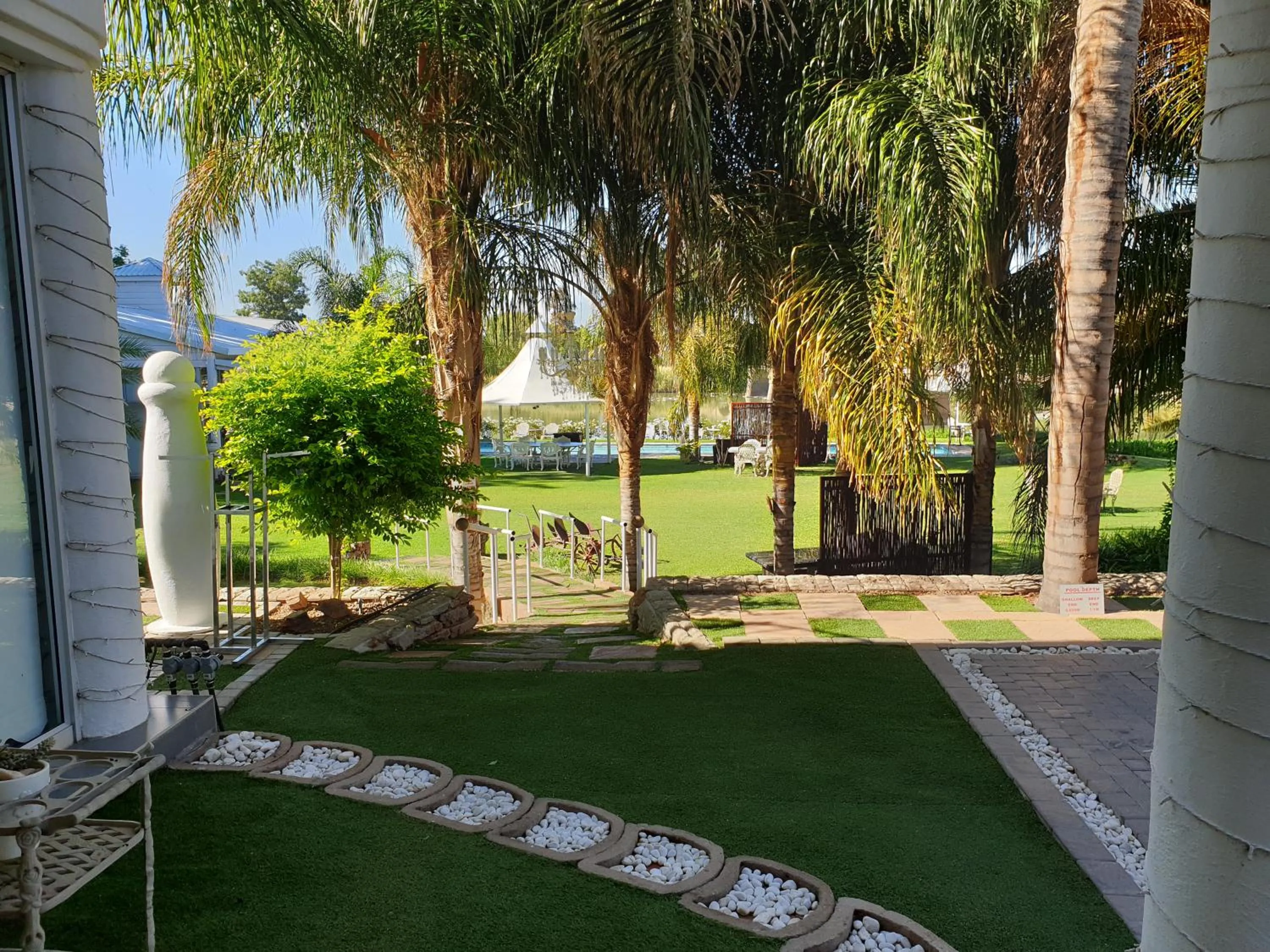 Garden in Belurana River Manor