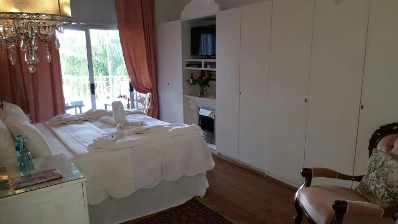 Bedroom, Bed in Belurana River Manor