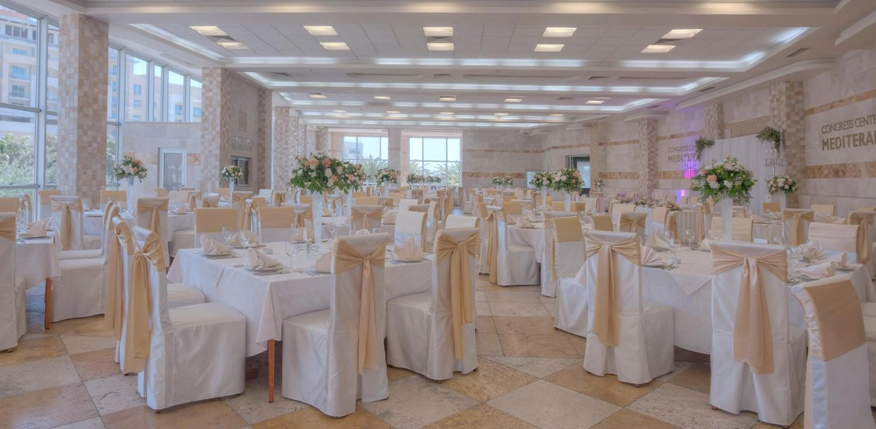 Restaurant/places to eat in Mediteran Hotel & Resort