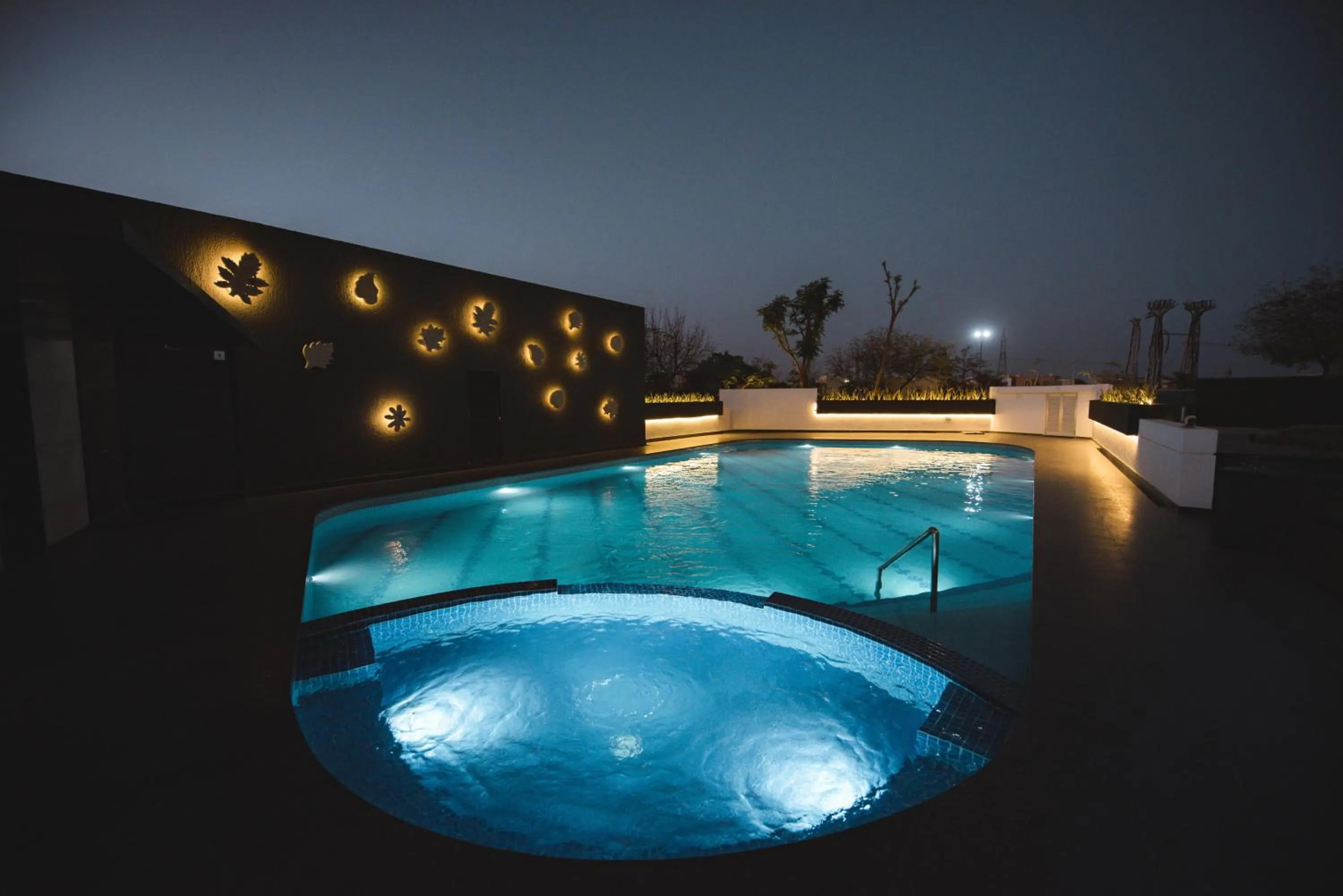 Swimming pool in Hotel Kasturi Orchid