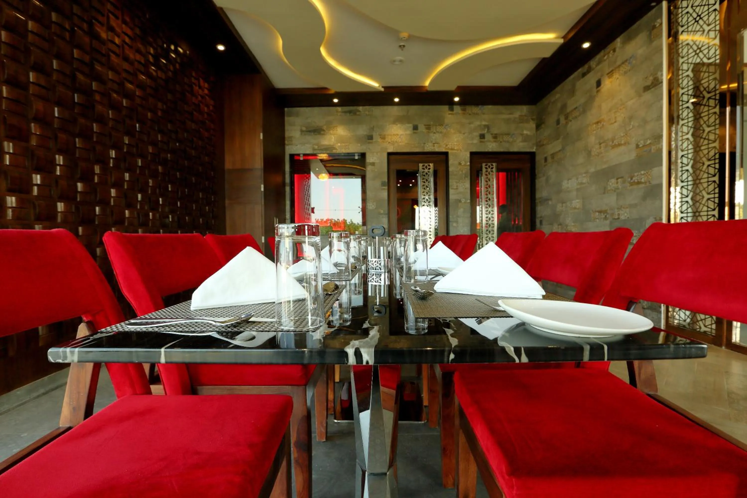 Restaurant/places to eat in Hotel Kasturi Orchid