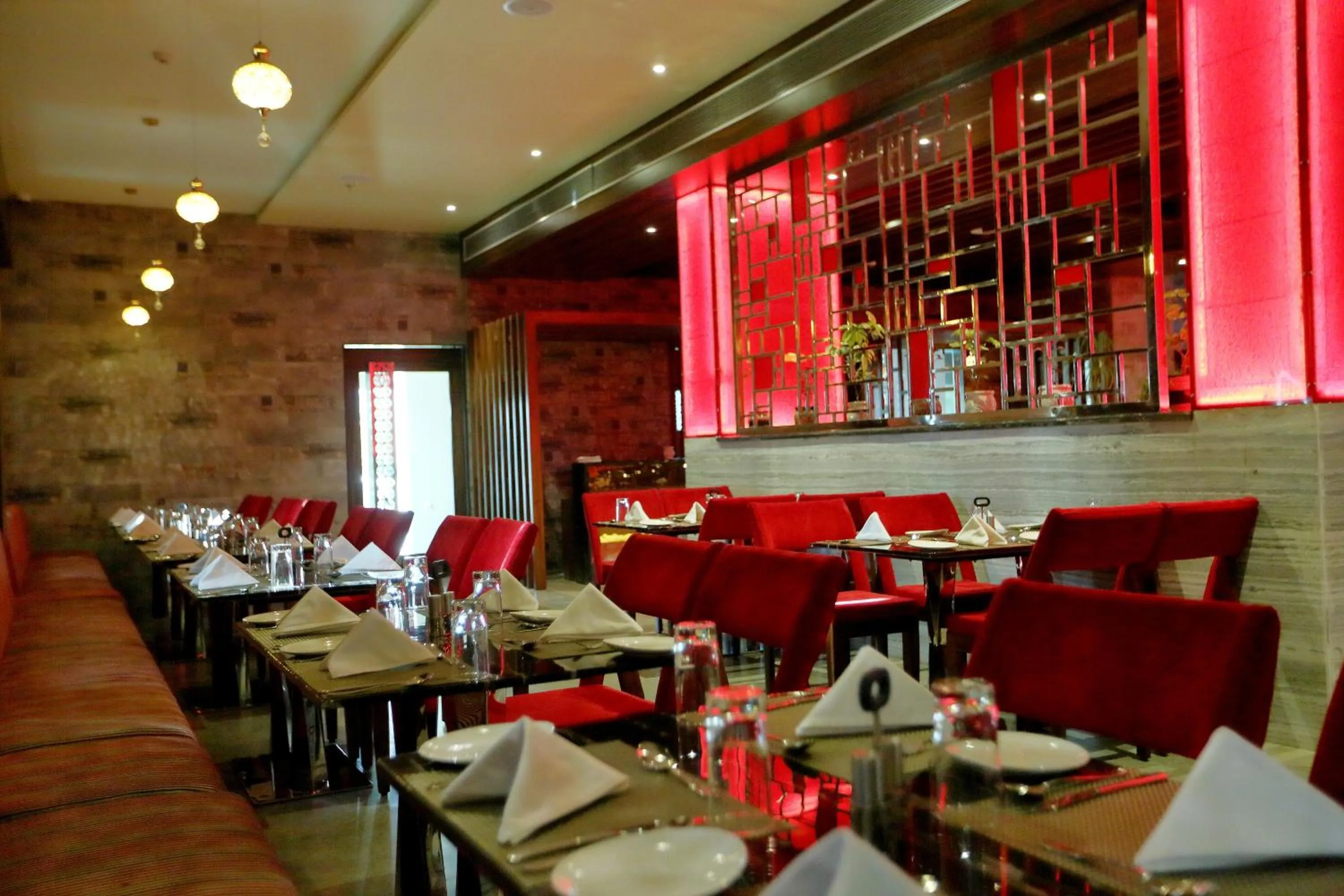 Restaurant/places to eat in Hotel Kasturi Orchid