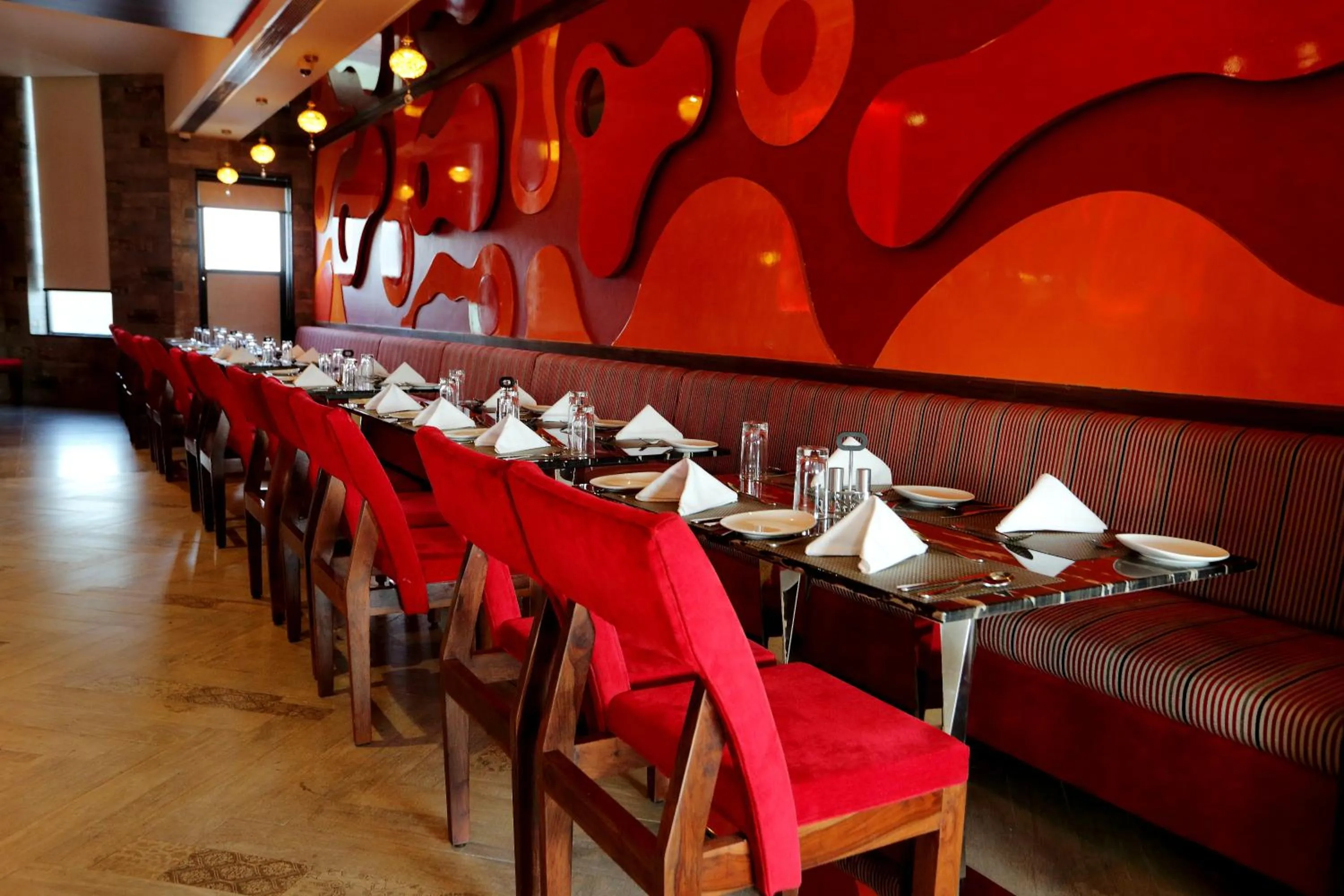 Restaurant/places to eat in Hotel Kasturi Orchid