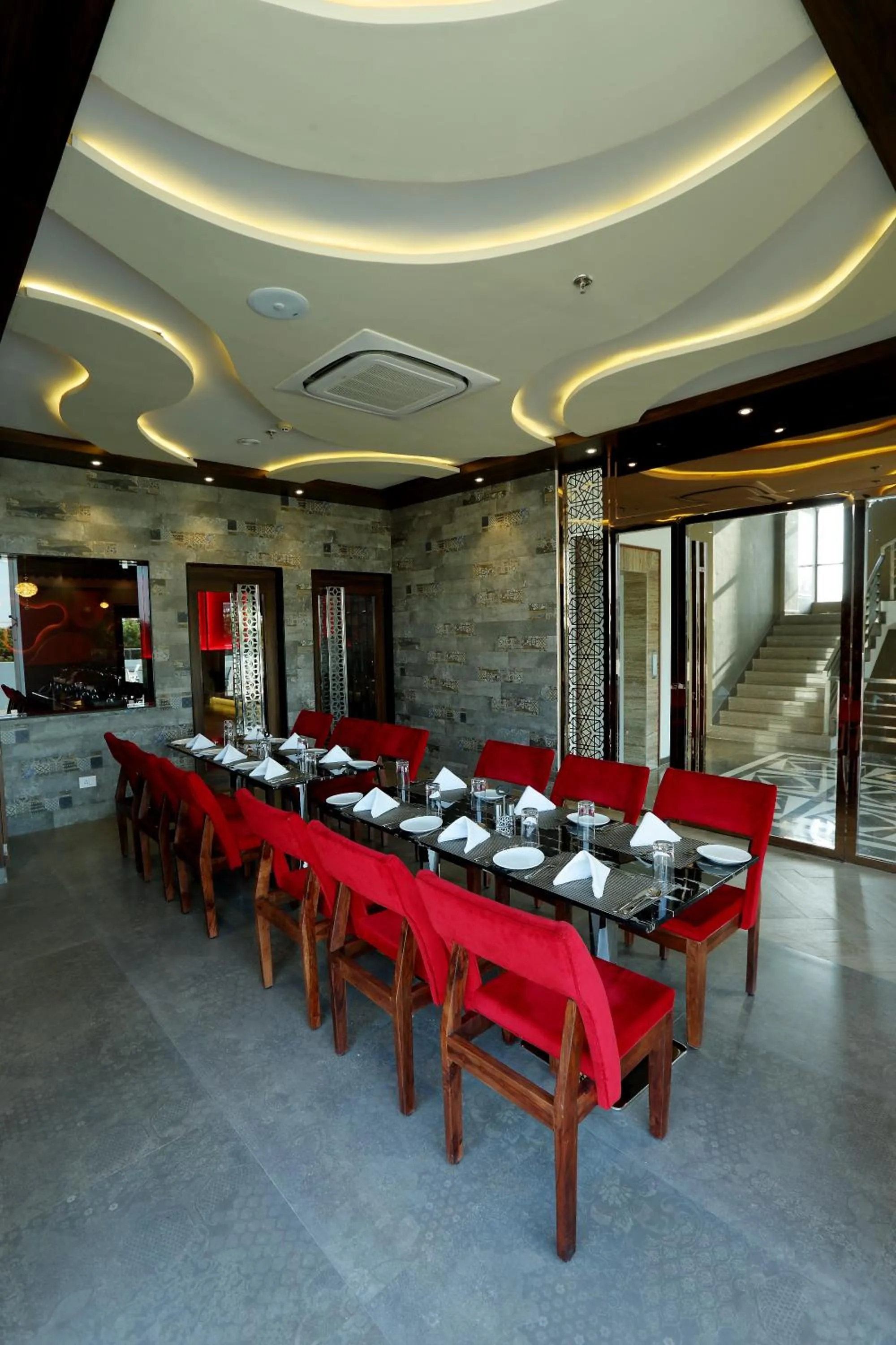 Restaurant/places to eat in Hotel Kasturi Orchid