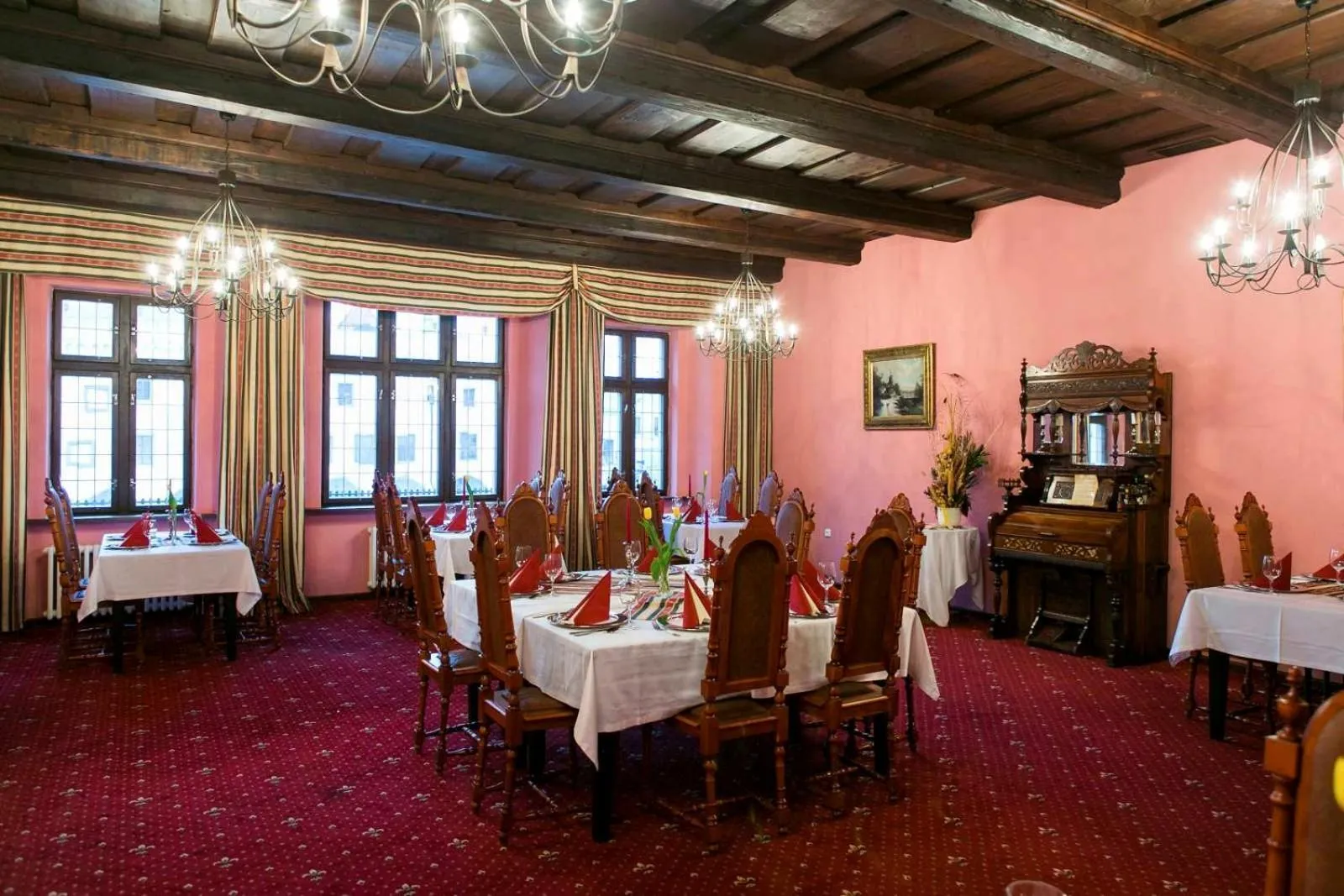 Restaurant/places to eat in Hotel Zlaty Andel