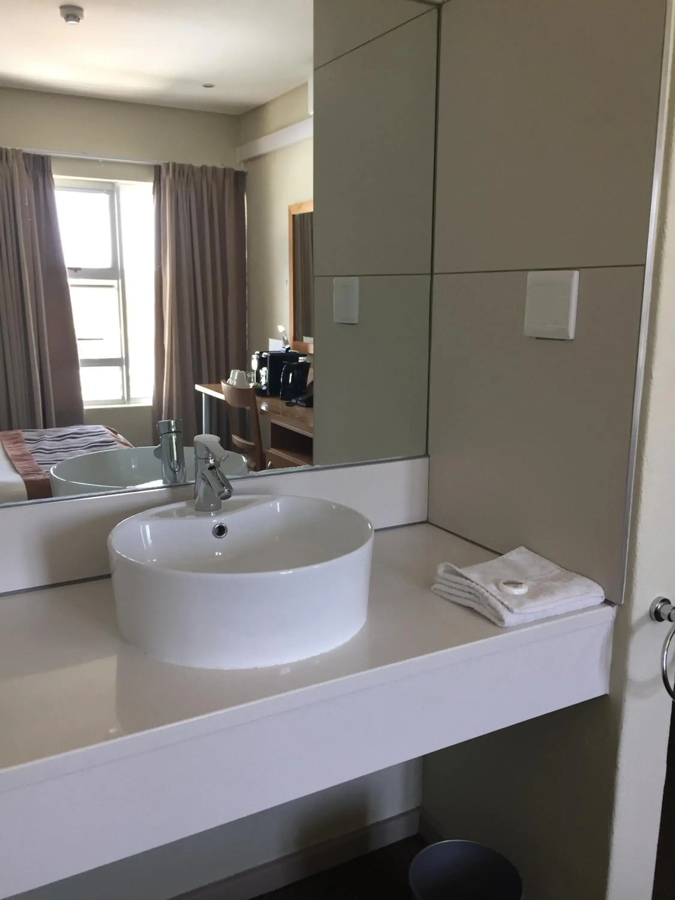 Standard Twin Room in River City Inn Standard Twin Room in River City Inn