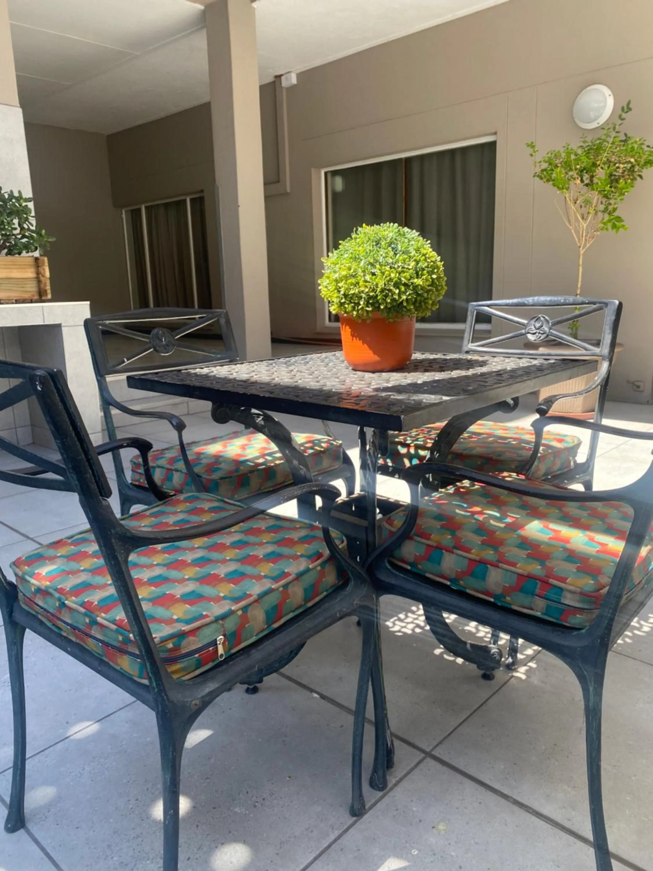 Patio in River City Inn