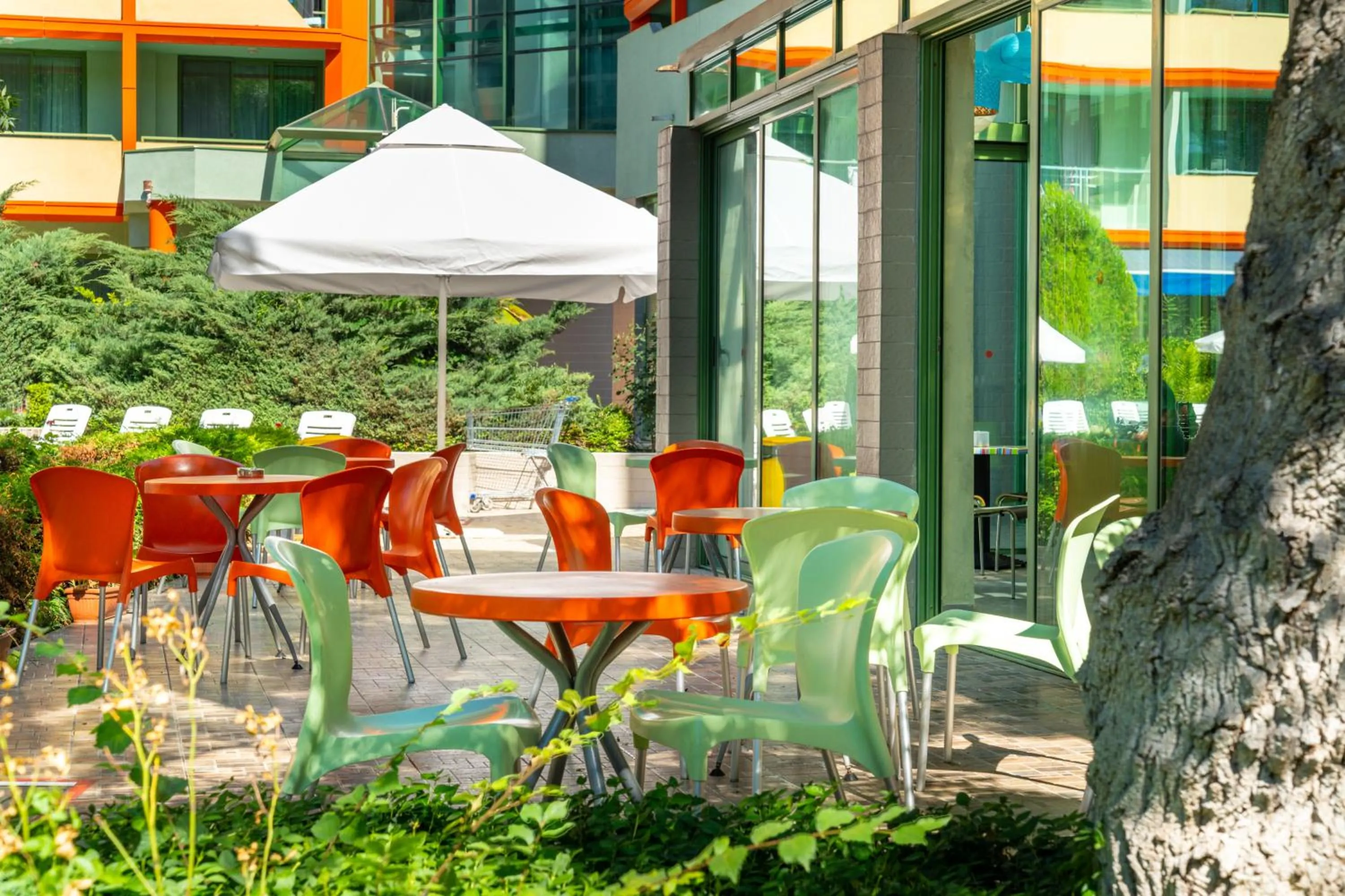 Restaurant/places to eat in MPM Hotel Kalina Garden - All Inclusive