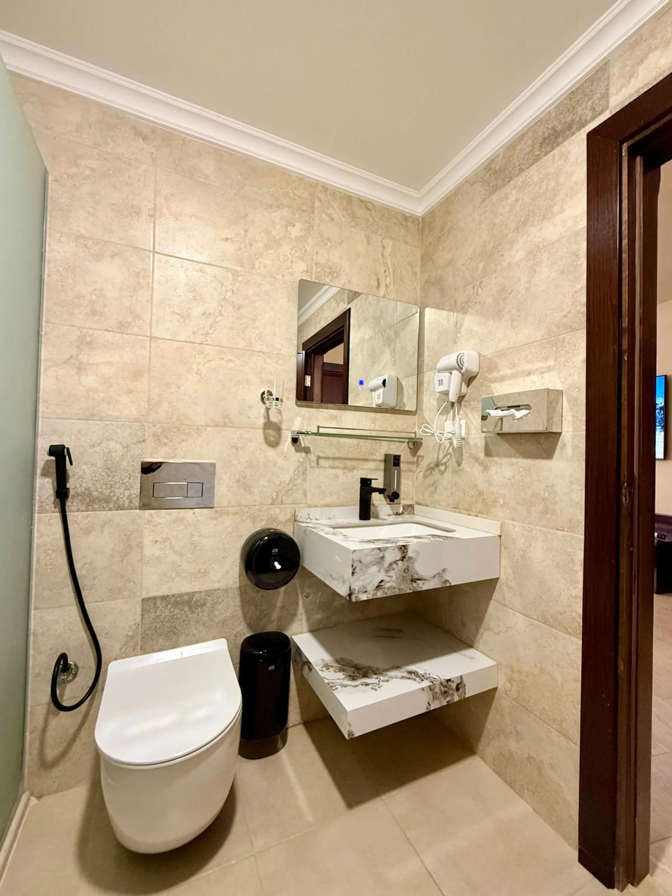 Shower in Hayat Zaman Hotel And Resort Petra