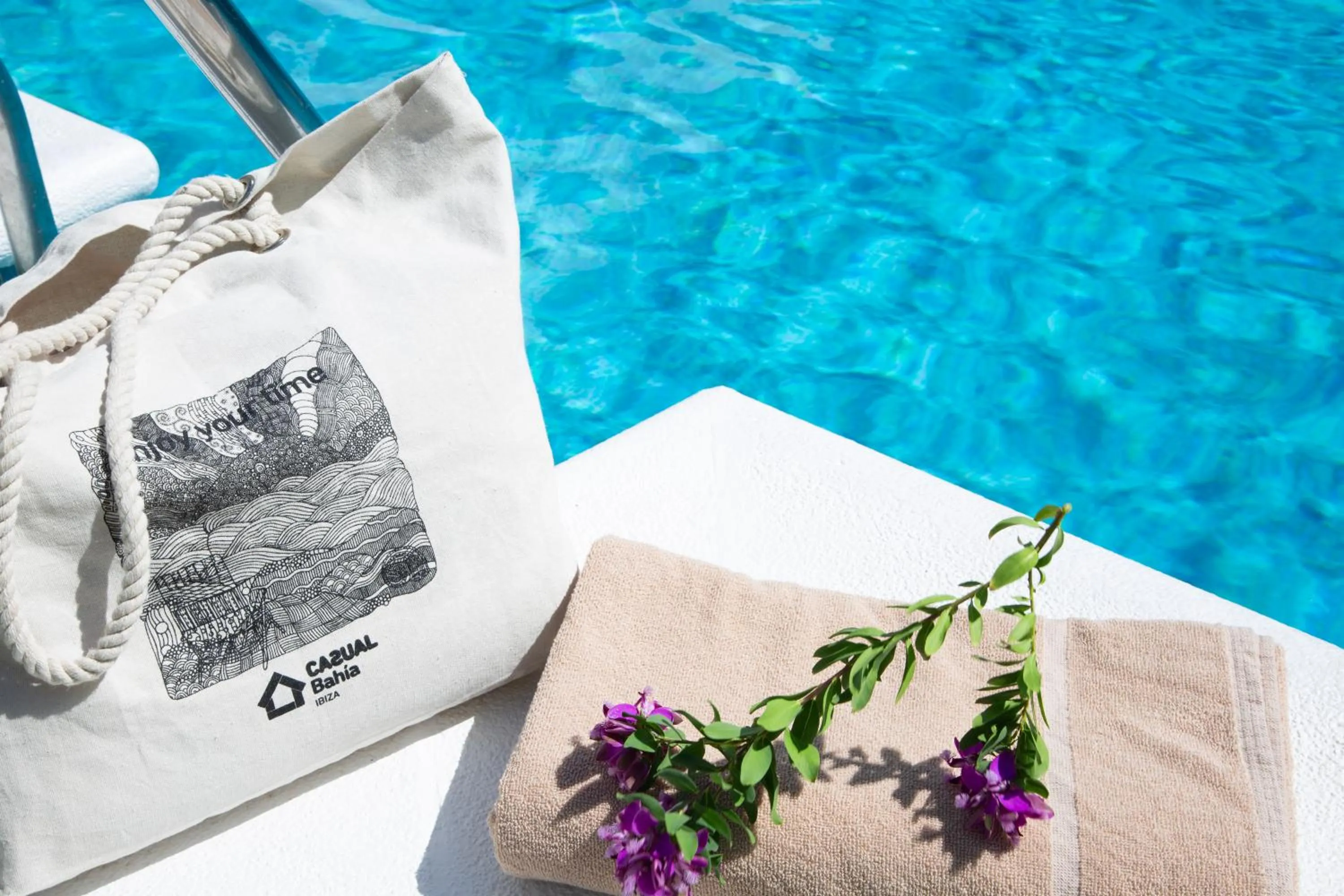 Swimming pool in Casual Bahía Ibiza