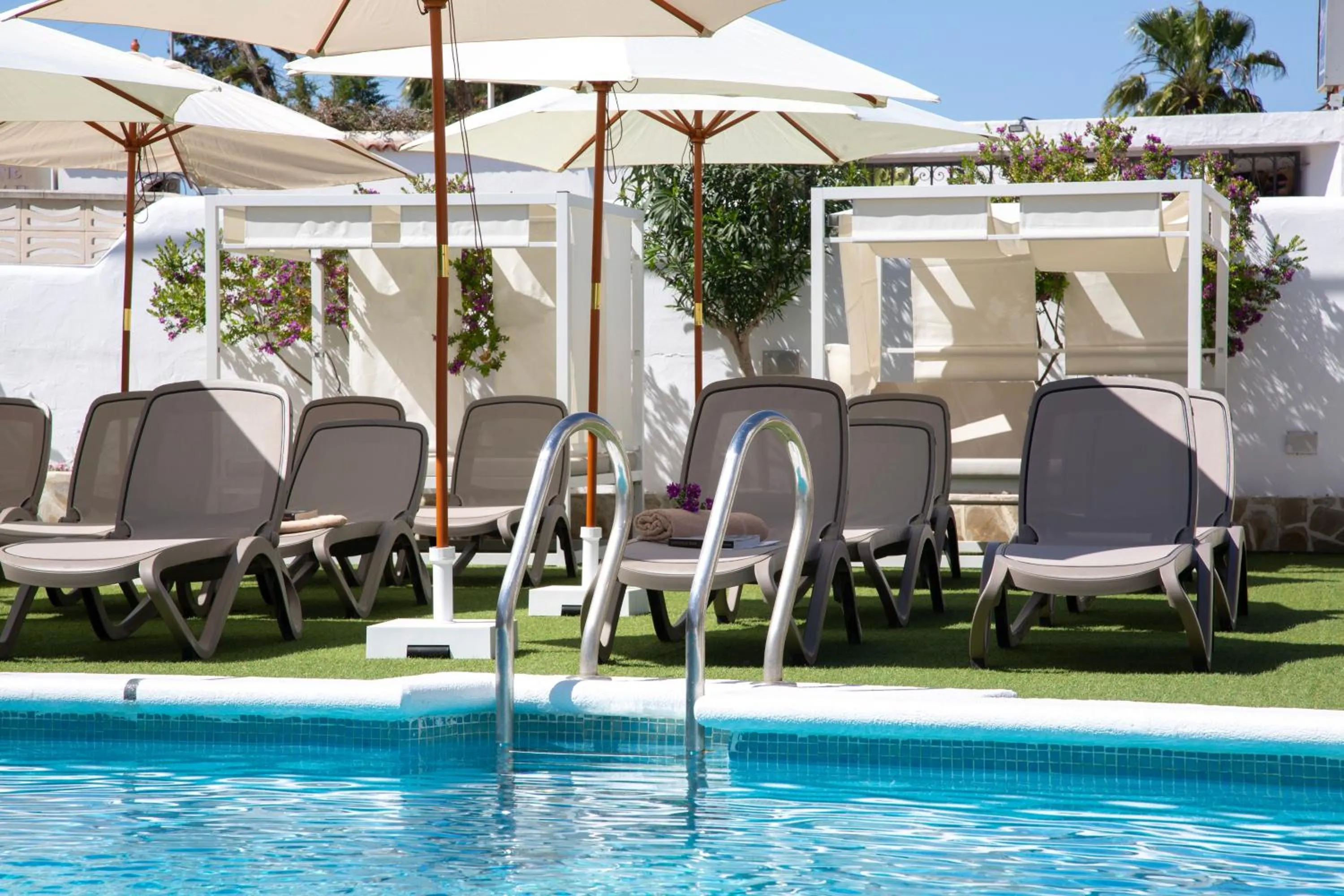 Swimming pool in Casual Bahía Ibiza