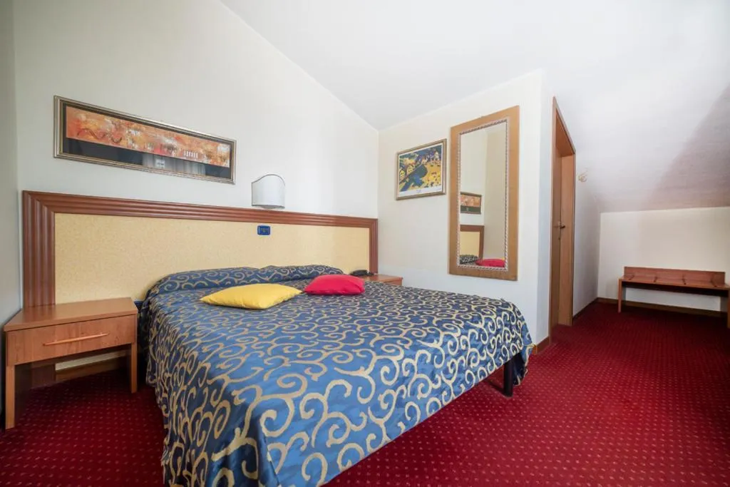 Bed in Hotel Italia & Lombardi