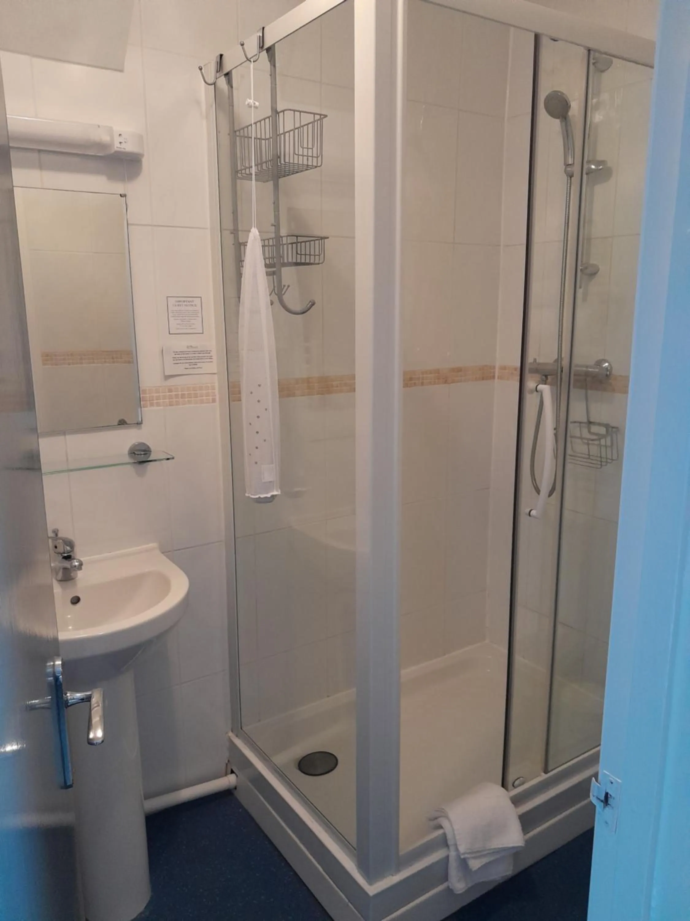 Shower in The Rosscourt