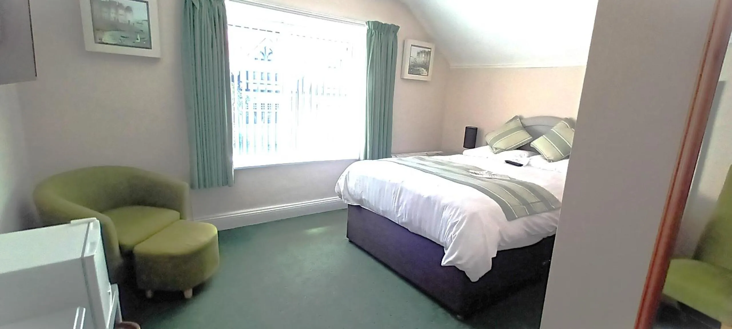Property building, Bed in The Rosscourt