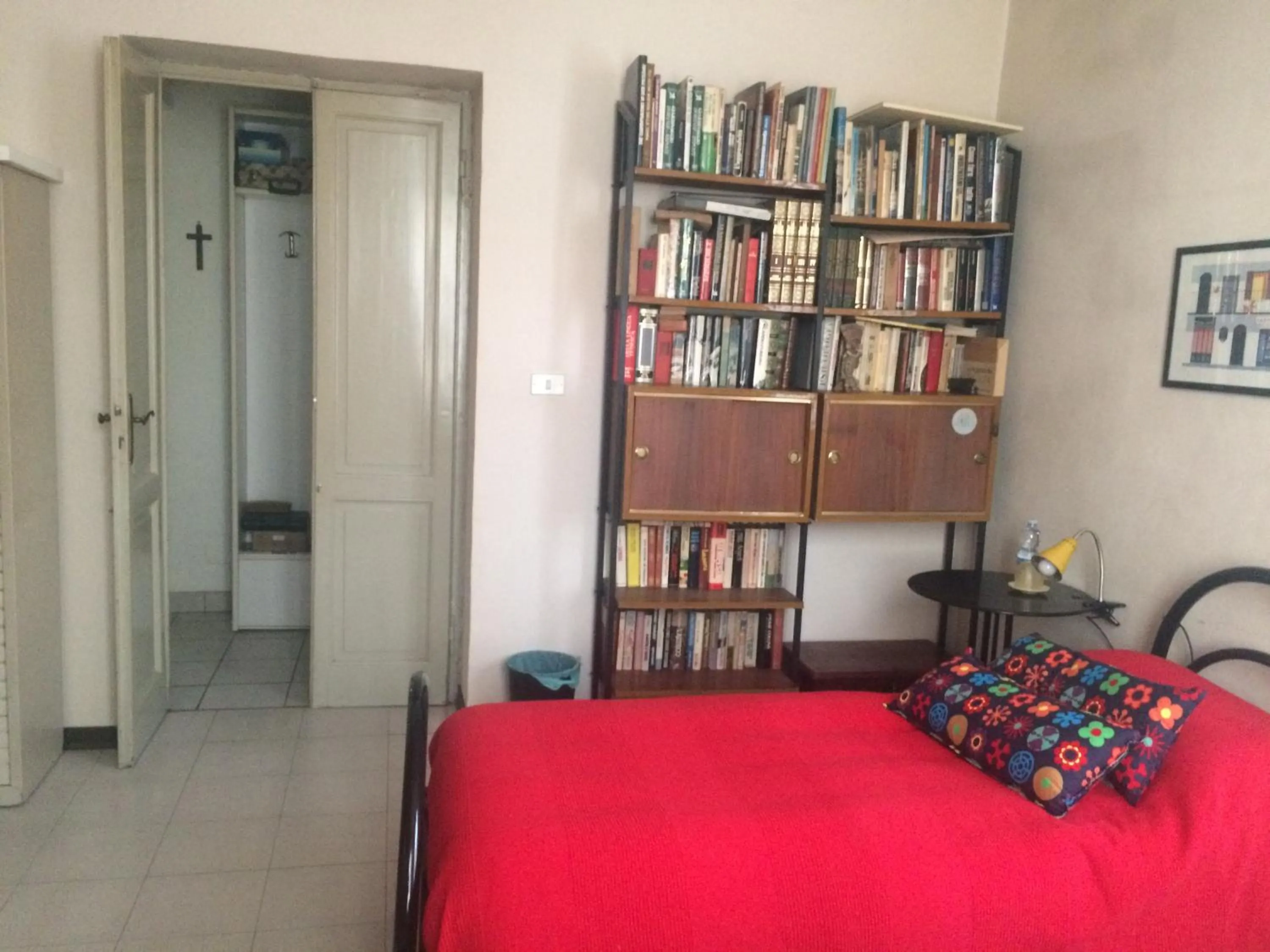 Bed, Library in B&B Cittadella