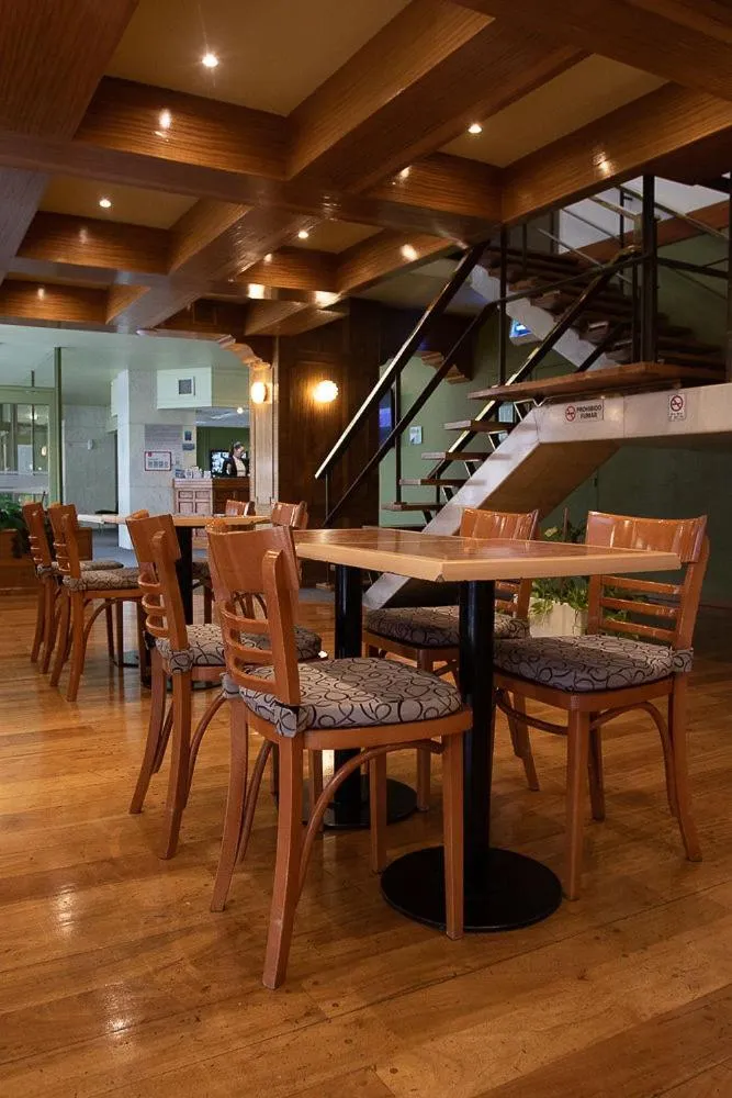 Seating area in Comodoro Hotel