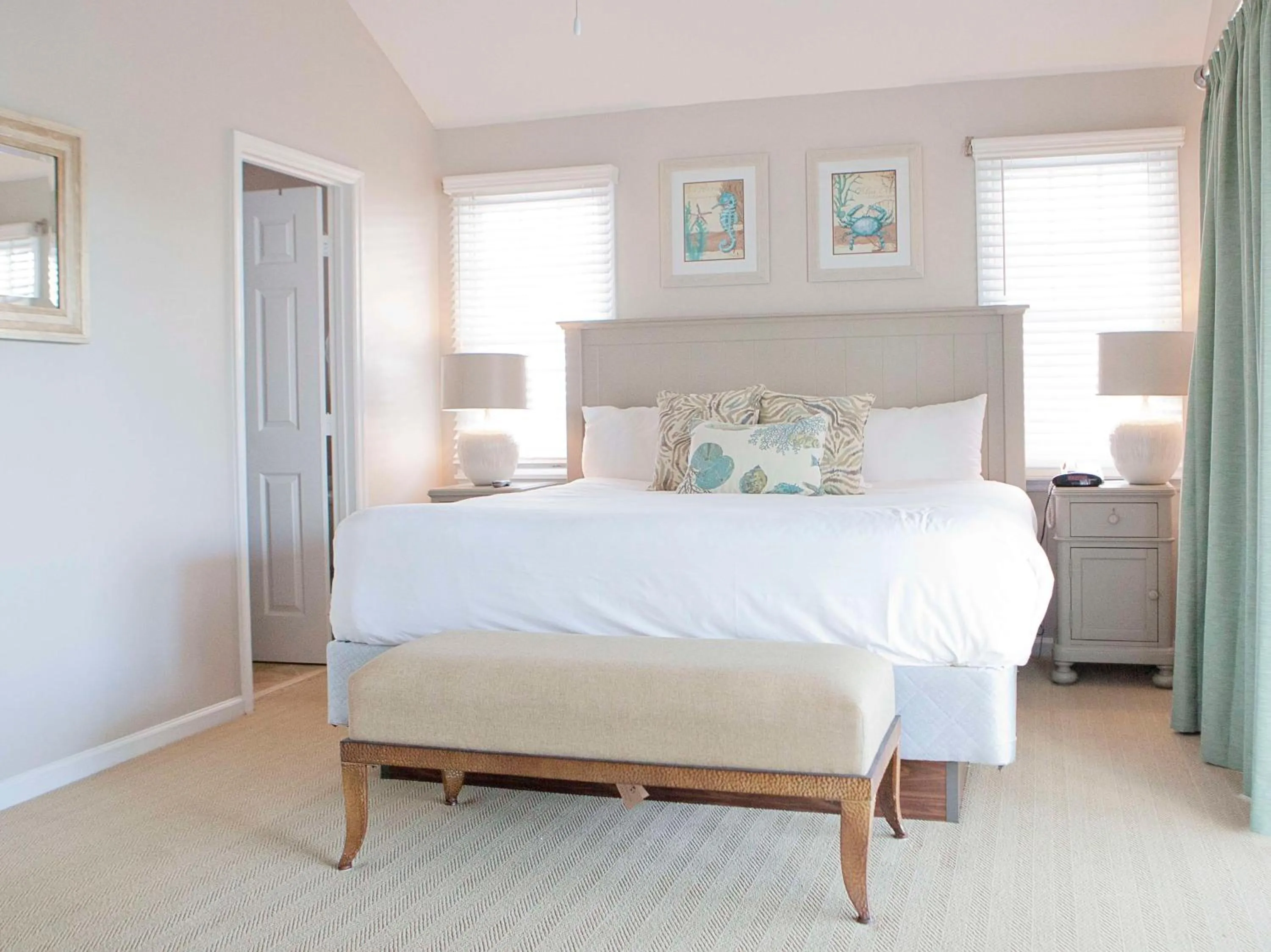 Photo of the whole room, Bed in Hawks Cay Resort