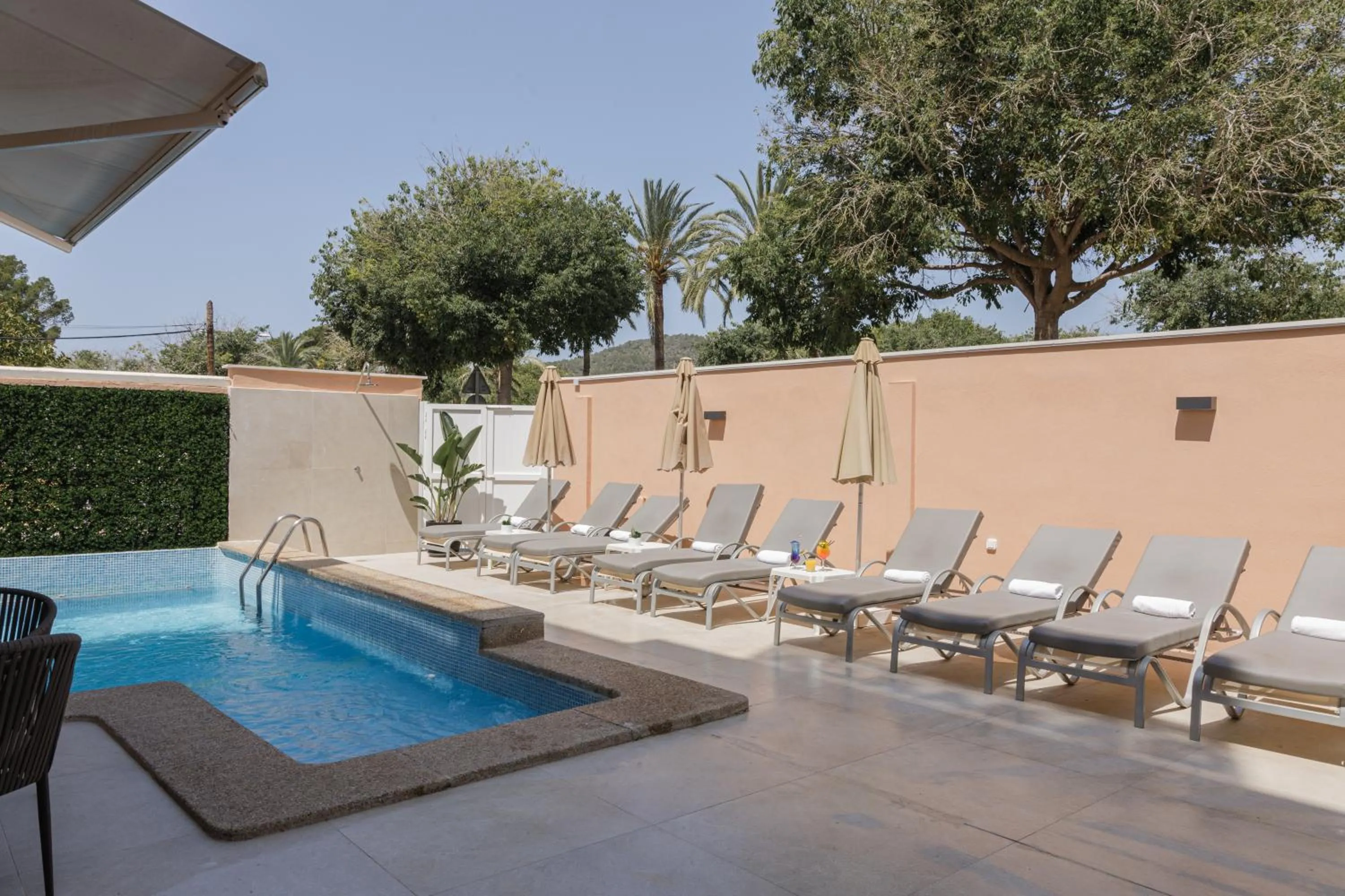 Swimming pool in Hotel Gabarda