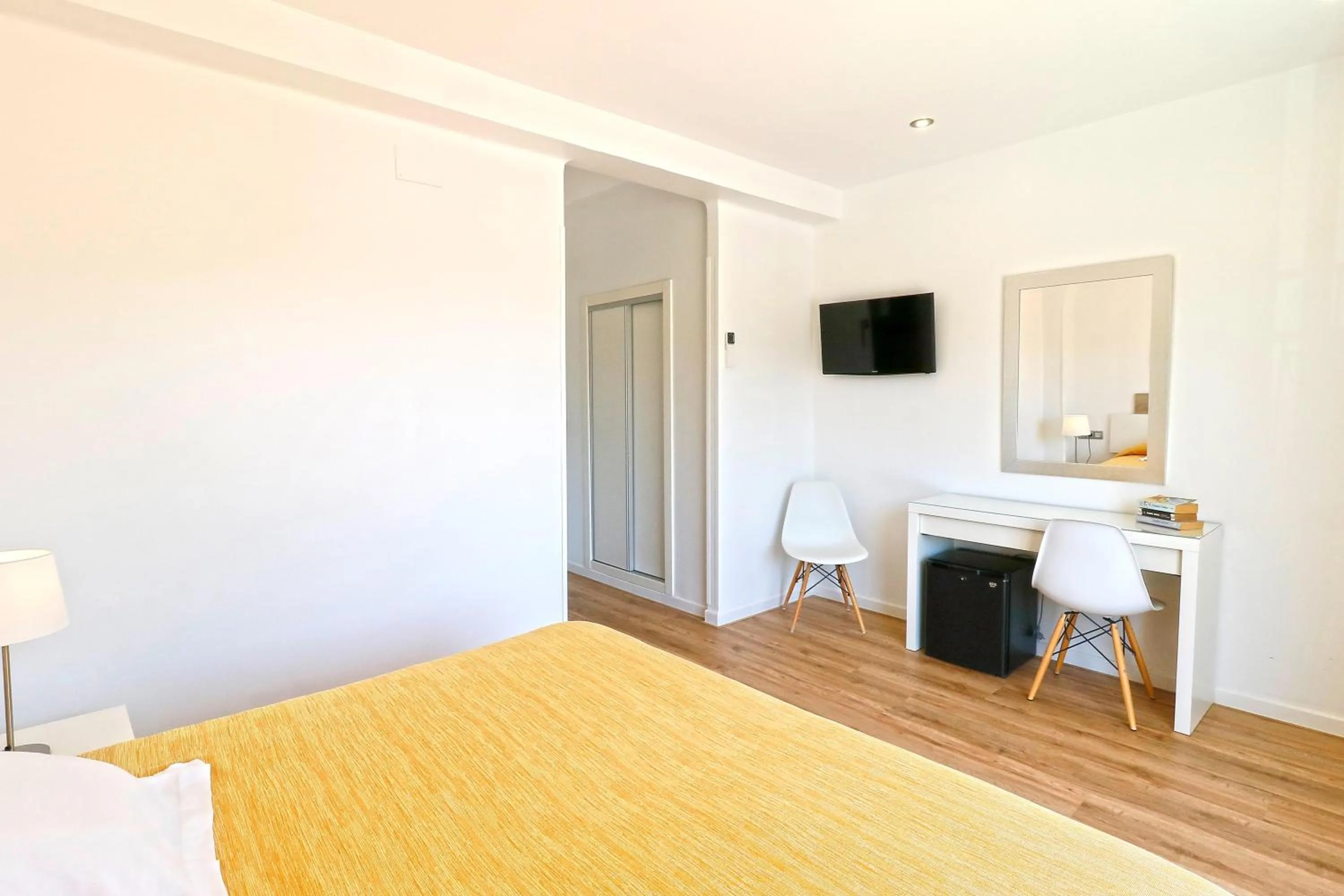 Photo of the whole room, Bed in Hotel Gabarda