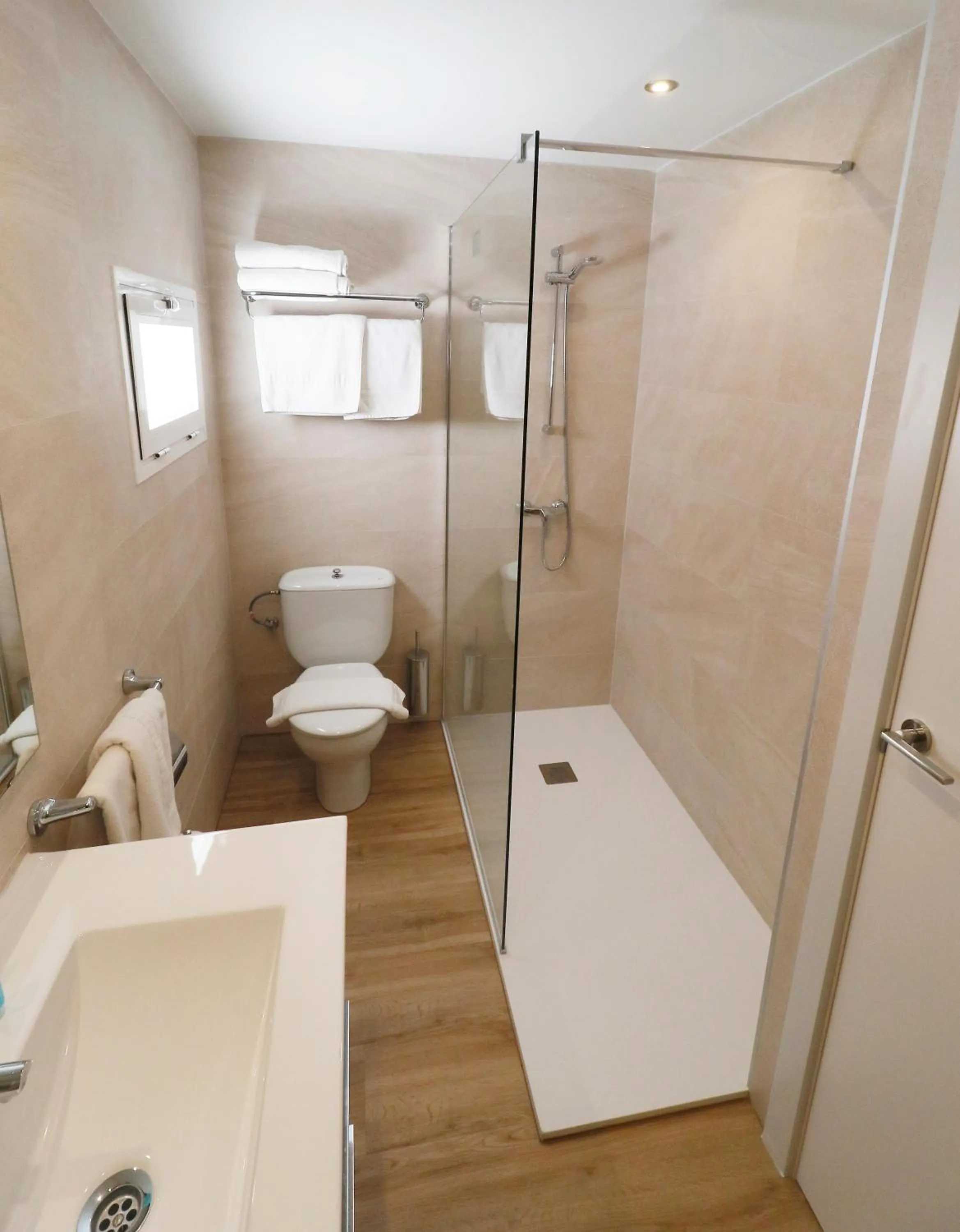 Shower in Naika Studios & Apartments