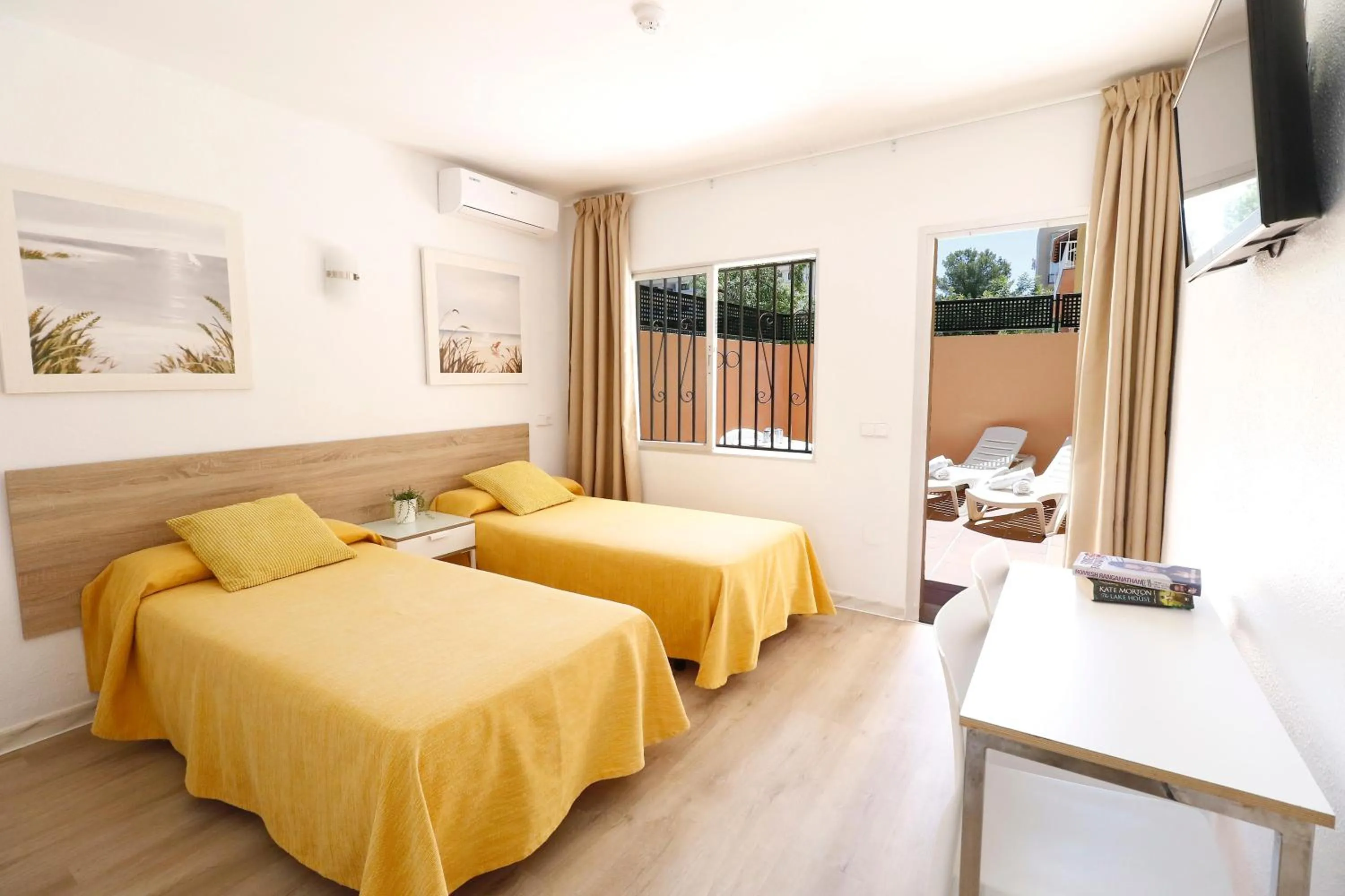 Photo of the whole room, Bed in Naika Studios & Apartments