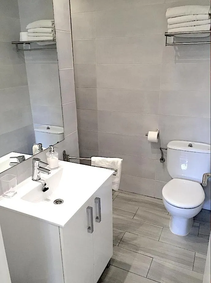 Shower in Naika Studios & Apartments