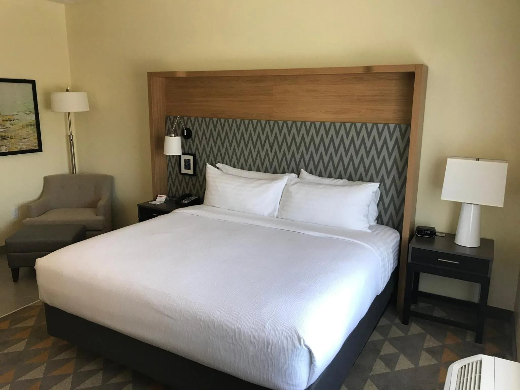 Photo of the whole room, Bed in Holiday Inn & Suites Arden - Asheville Airport by IHG