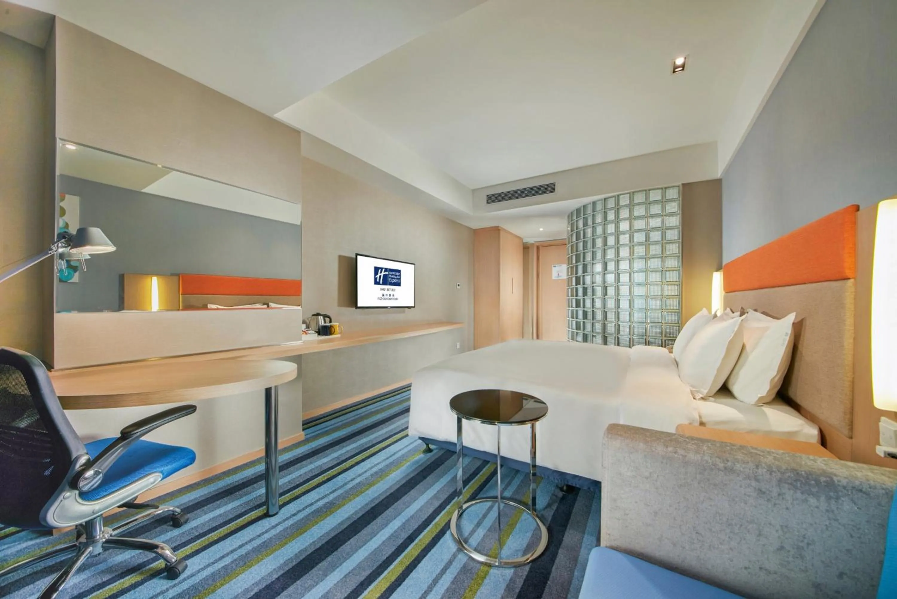 Photo of the whole room in Holiday Inn Express Fuzhou Downtown by IHG