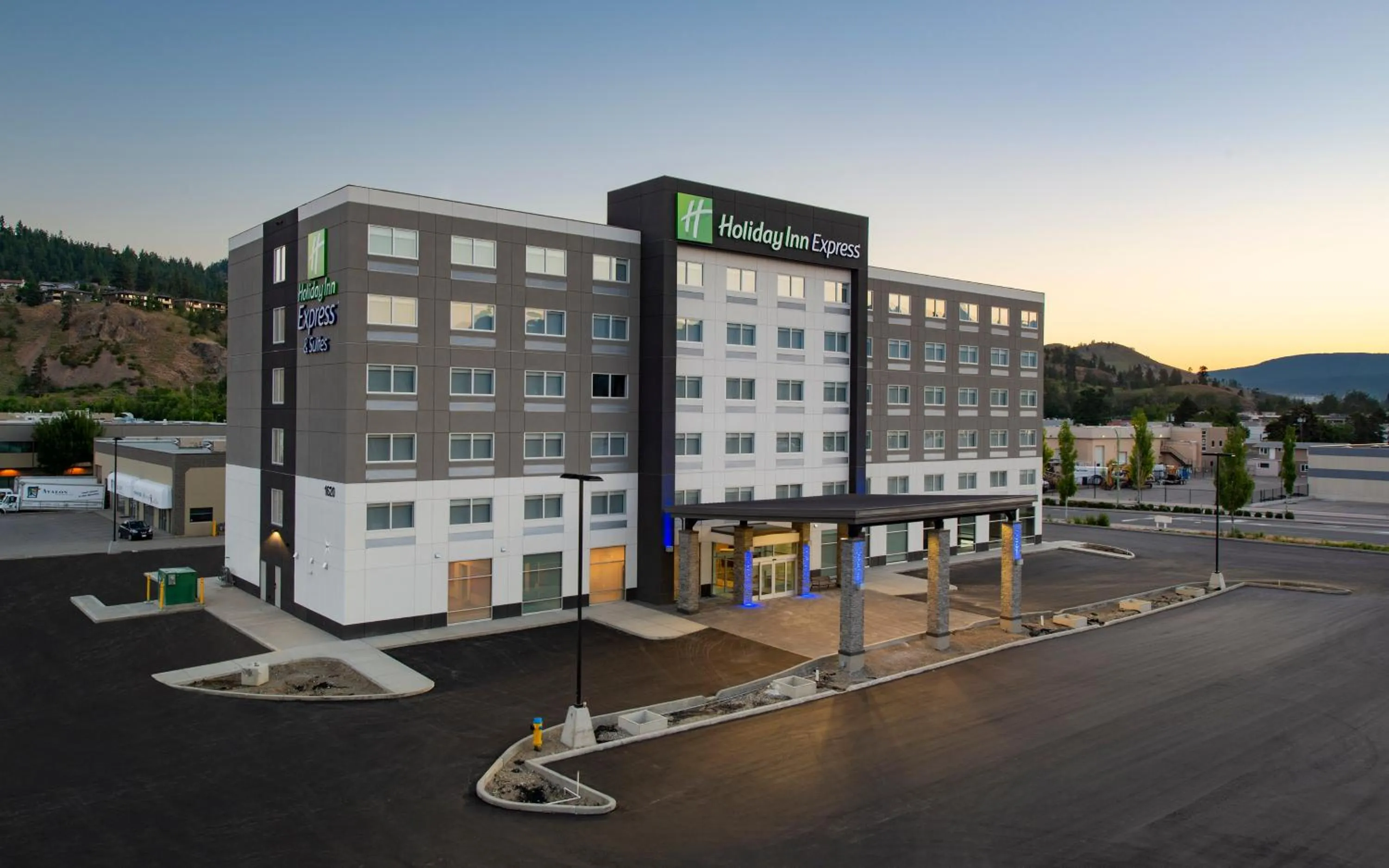 Property building in Holiday Inn Express & Suites Kelowna - East by IHG