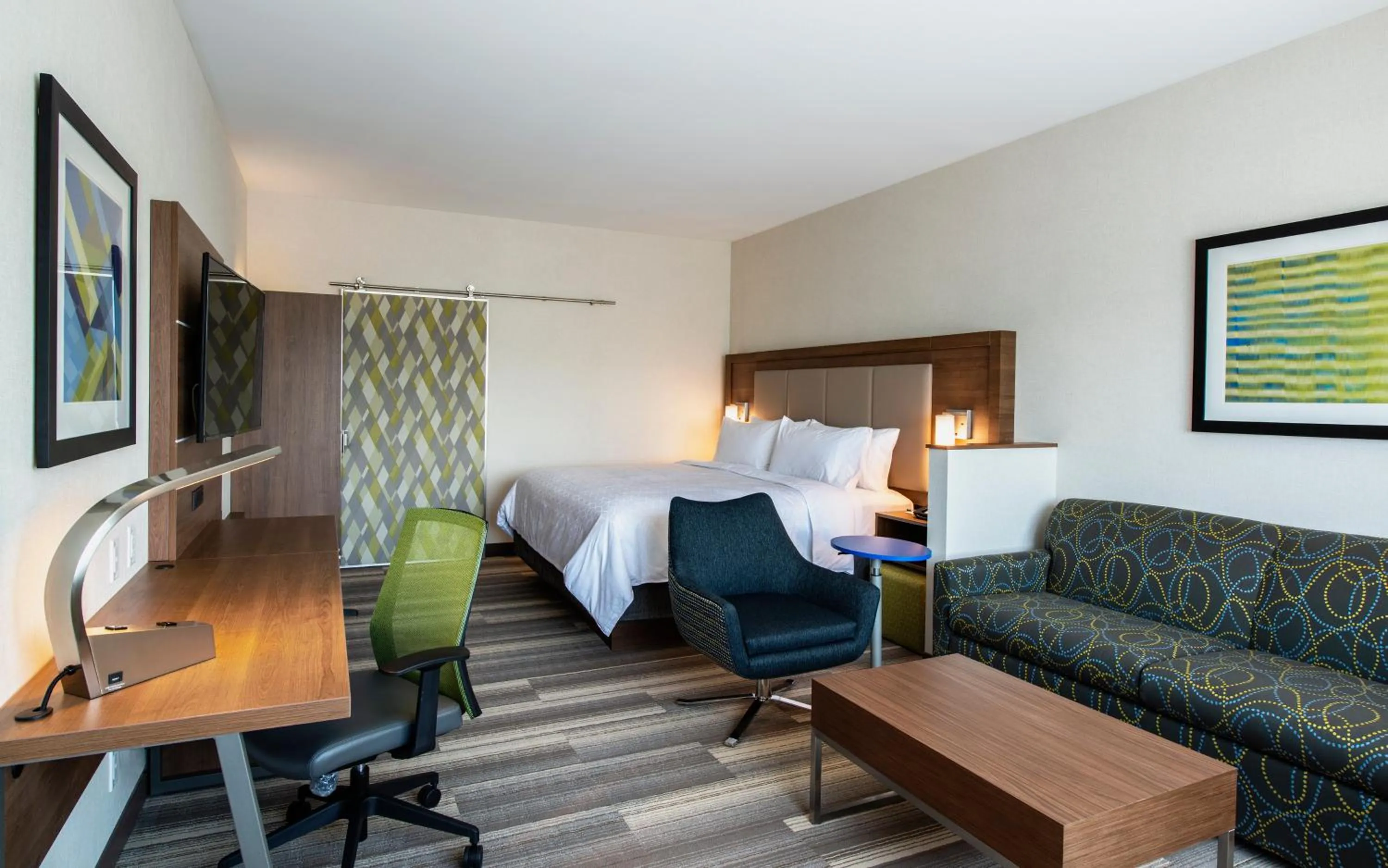 Photo of the whole room in Holiday Inn Express & Suites Kelowna - East by IHG