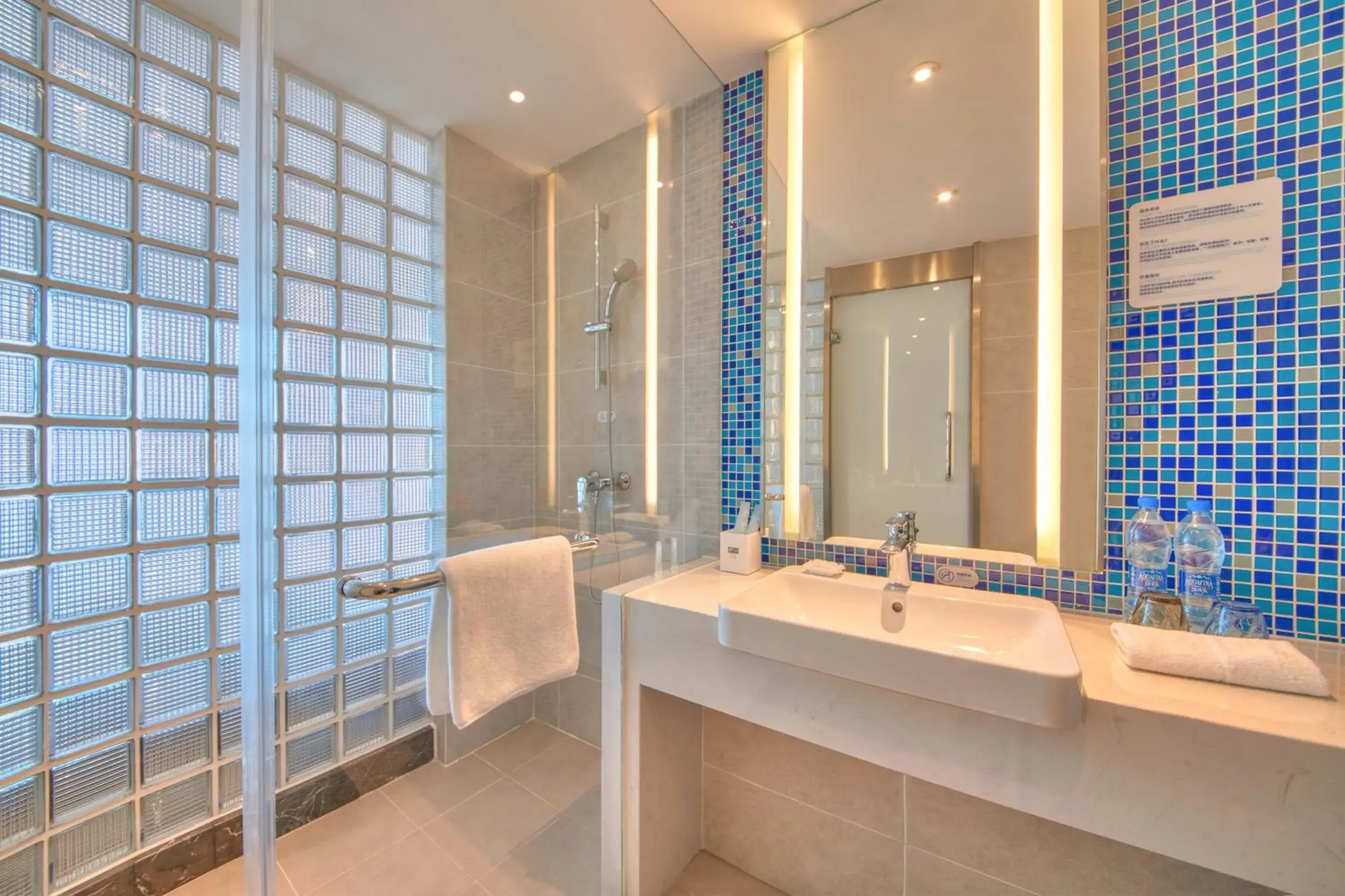 Standard Twin Room in Holiday Inn Express Hangzhou Gongshu by IHG Standard Twin Room in Holiday Inn Express Hangzhou Gongshu by IHG