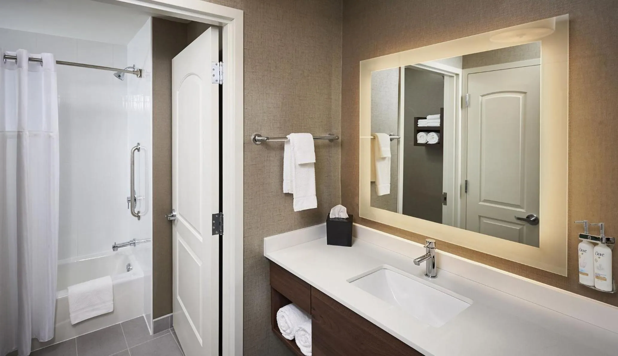 Bathroom in Staybridge Suites Niagara-On-The-Lake by IHG