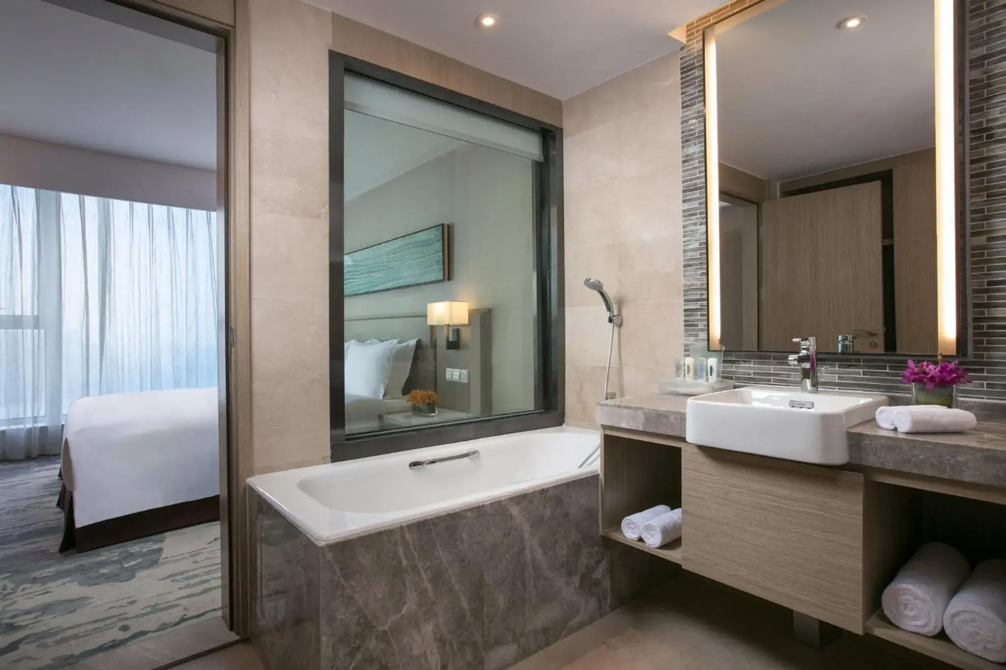 Superior Suite in Holiday Inn Hangzhou Gongshu by IHG Superior Suite in Holiday Inn Hangzhou Gongshu by IHG