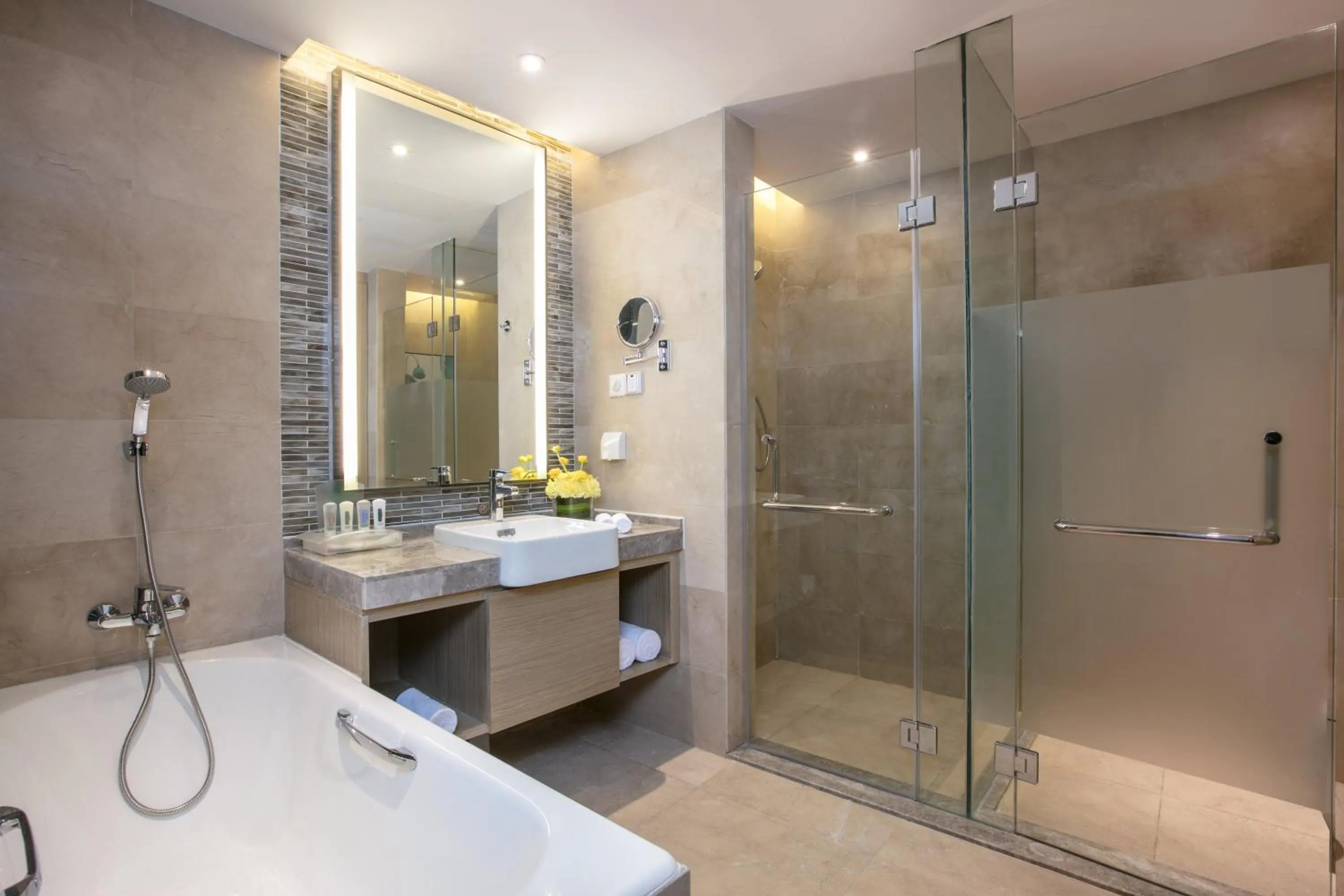 Photo of the whole room in Holiday Inn Hangzhou Gongshu by IHG