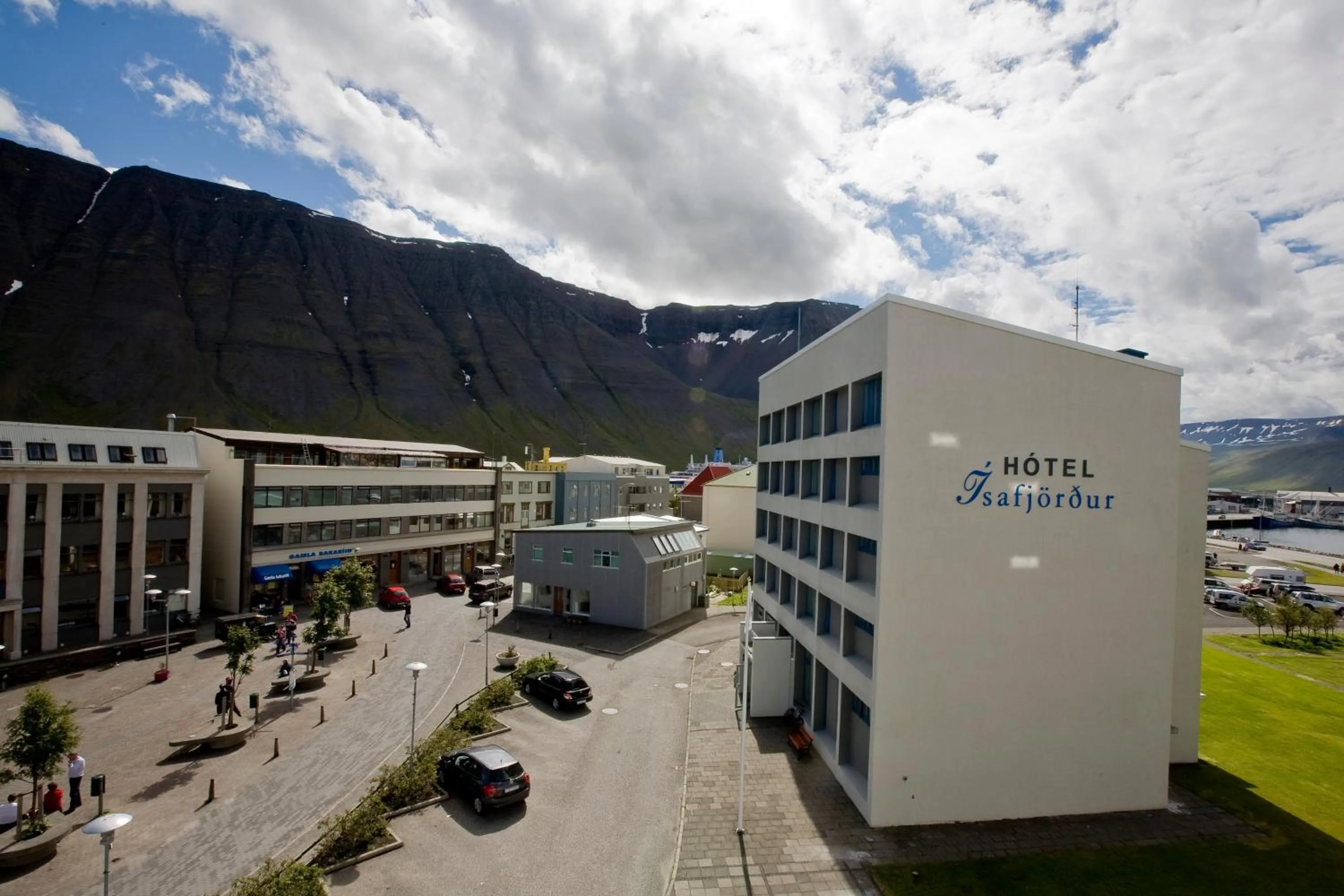 Facade/entrance in Hotel Isafjördur - Torg