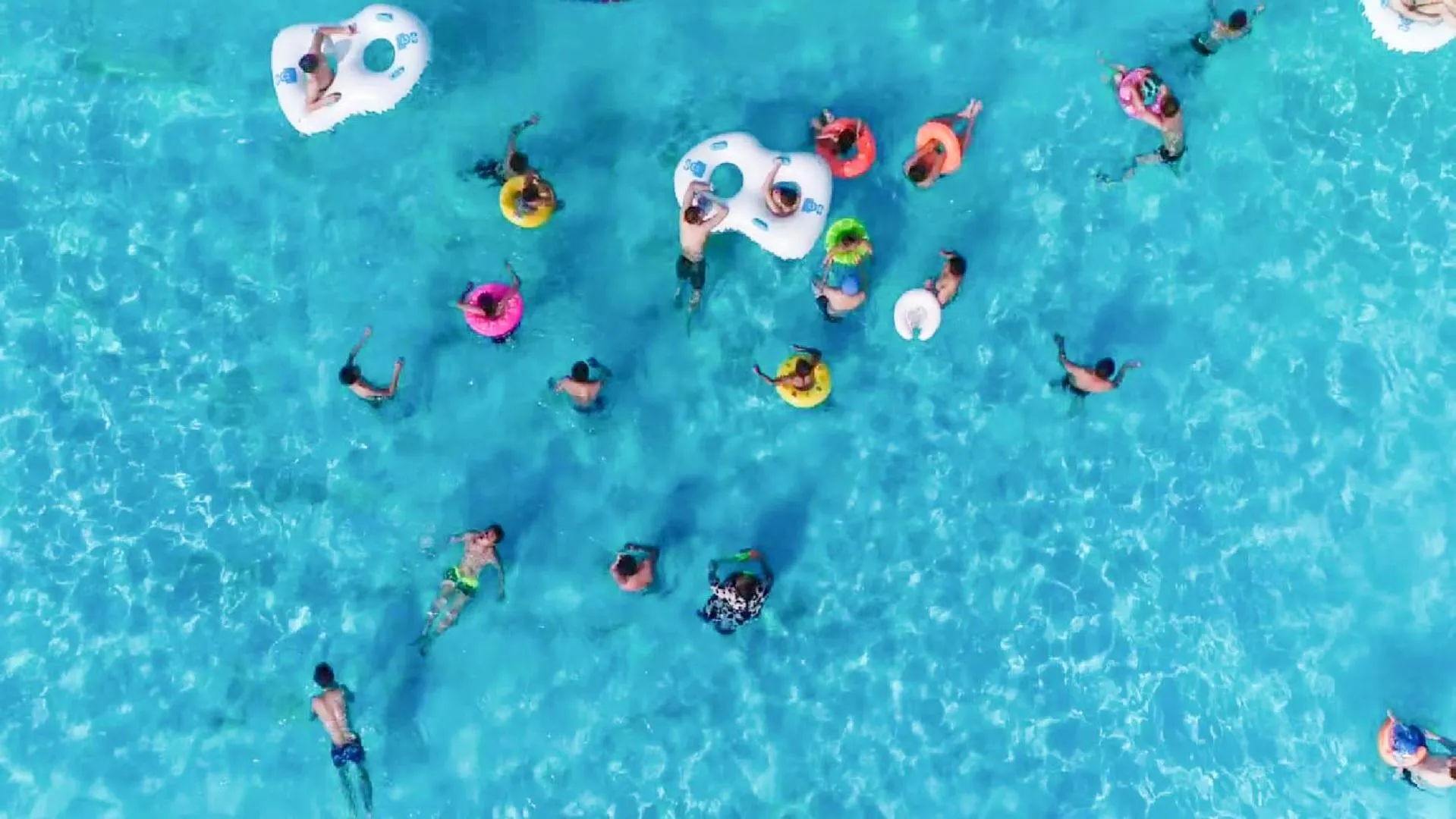 Aqua park in Crowne Plaza Nanchang Wanli by IHG